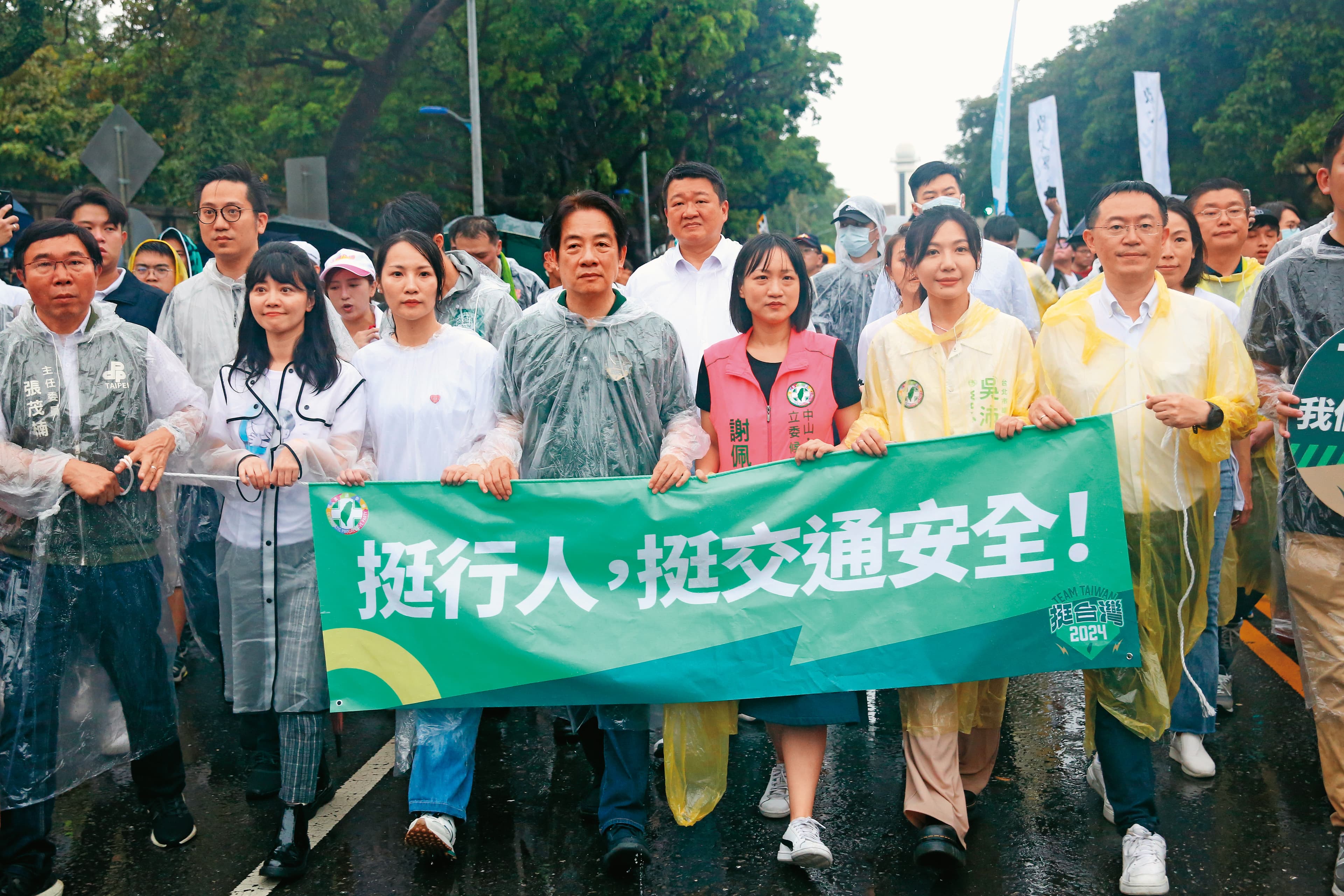 賴清德出訪回國後，出席在凱道的道路安全遊行。