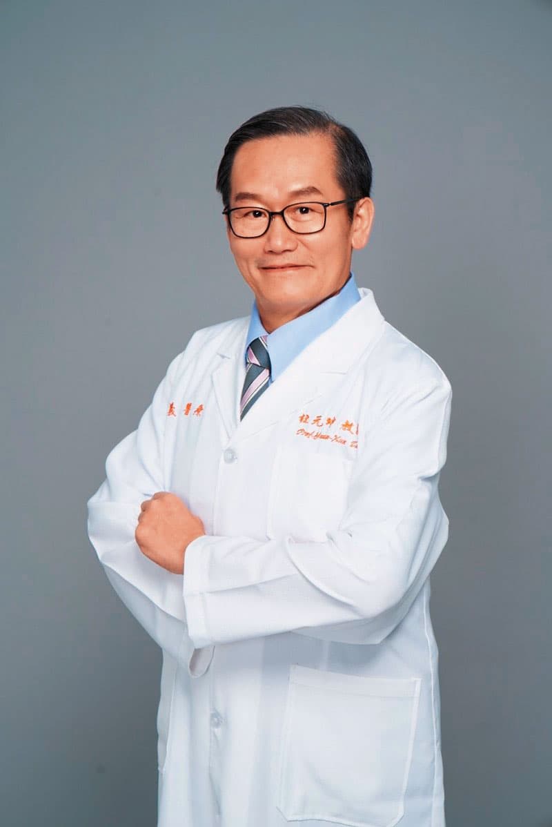 義大醫院院長杜元坤（圖）質疑陳宗基盜用他的醫療數據申請補助，曾去函三顧要求徹查。（高雄市政府毒防局提供）
