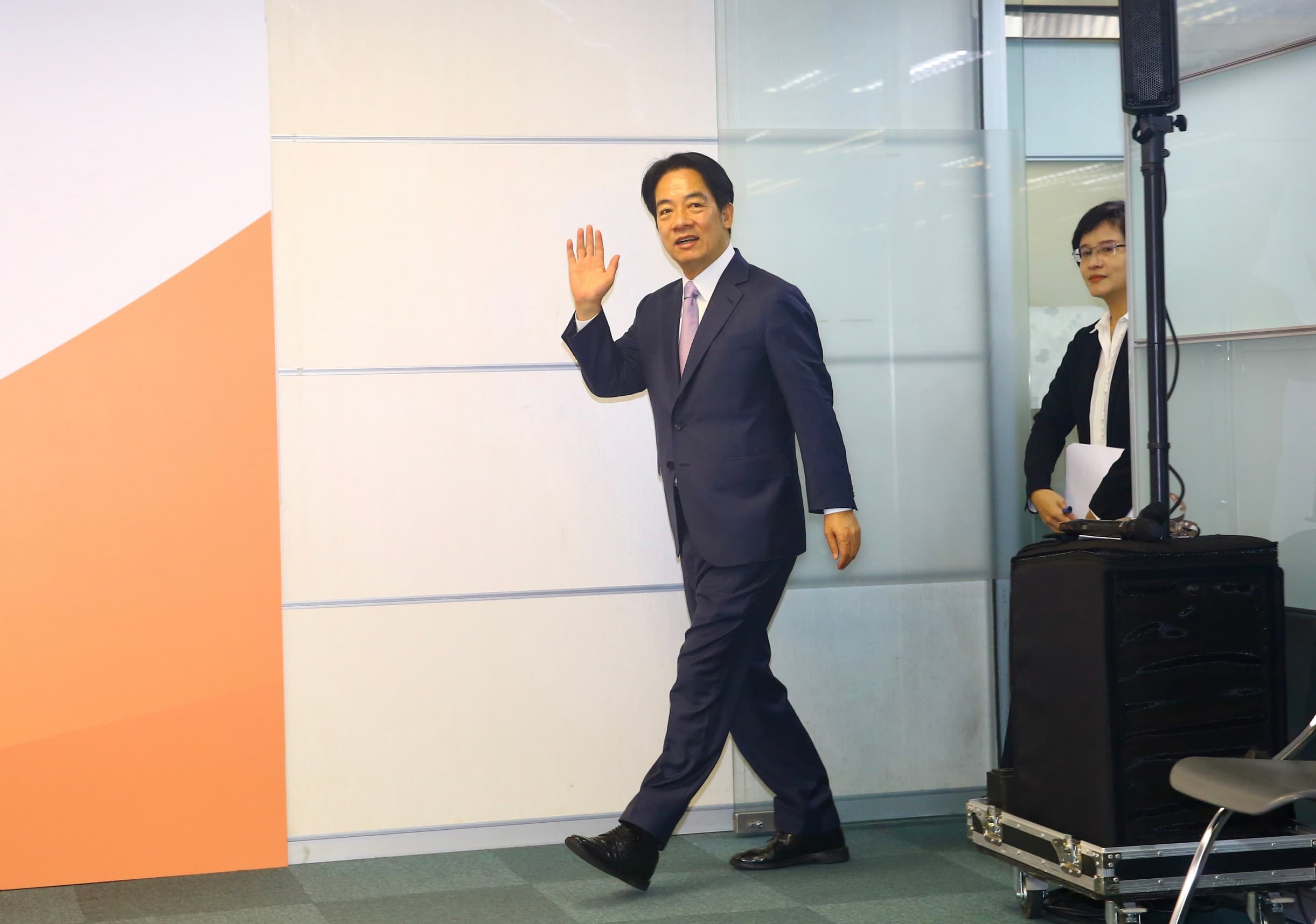 賴清德今舉辦記者會，說明「0-22歲投資未來世代」政見方向。