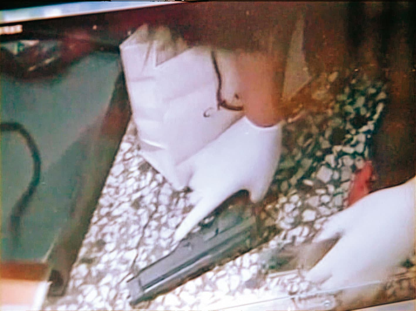 吳姓凶手對W男憤恨不已，打死對方後，還朝他腦門開了一槍。（東森新聞提供）