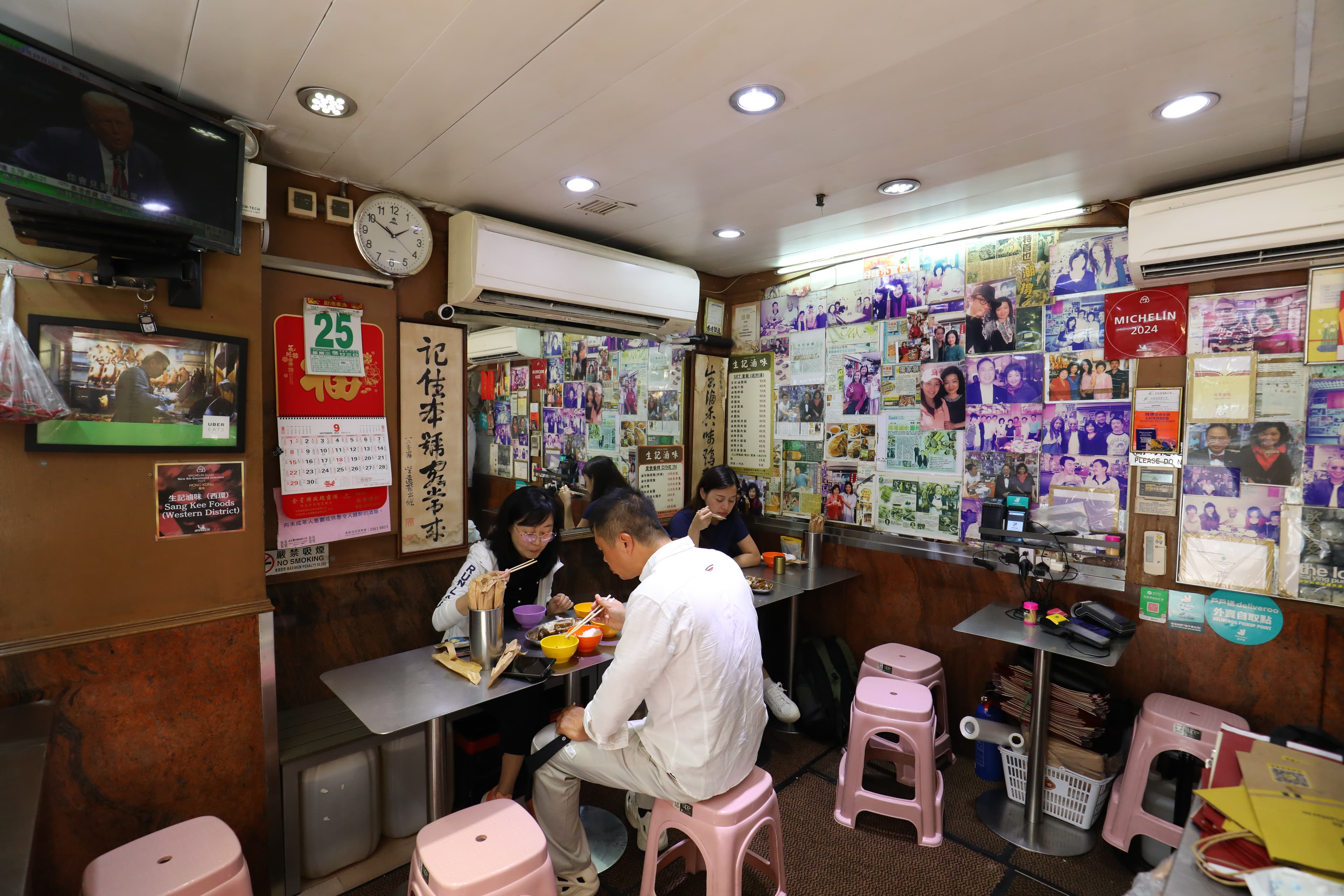 堂食空間不大，僅有桌子兩三張，想內用建議避開用餐時段前往。