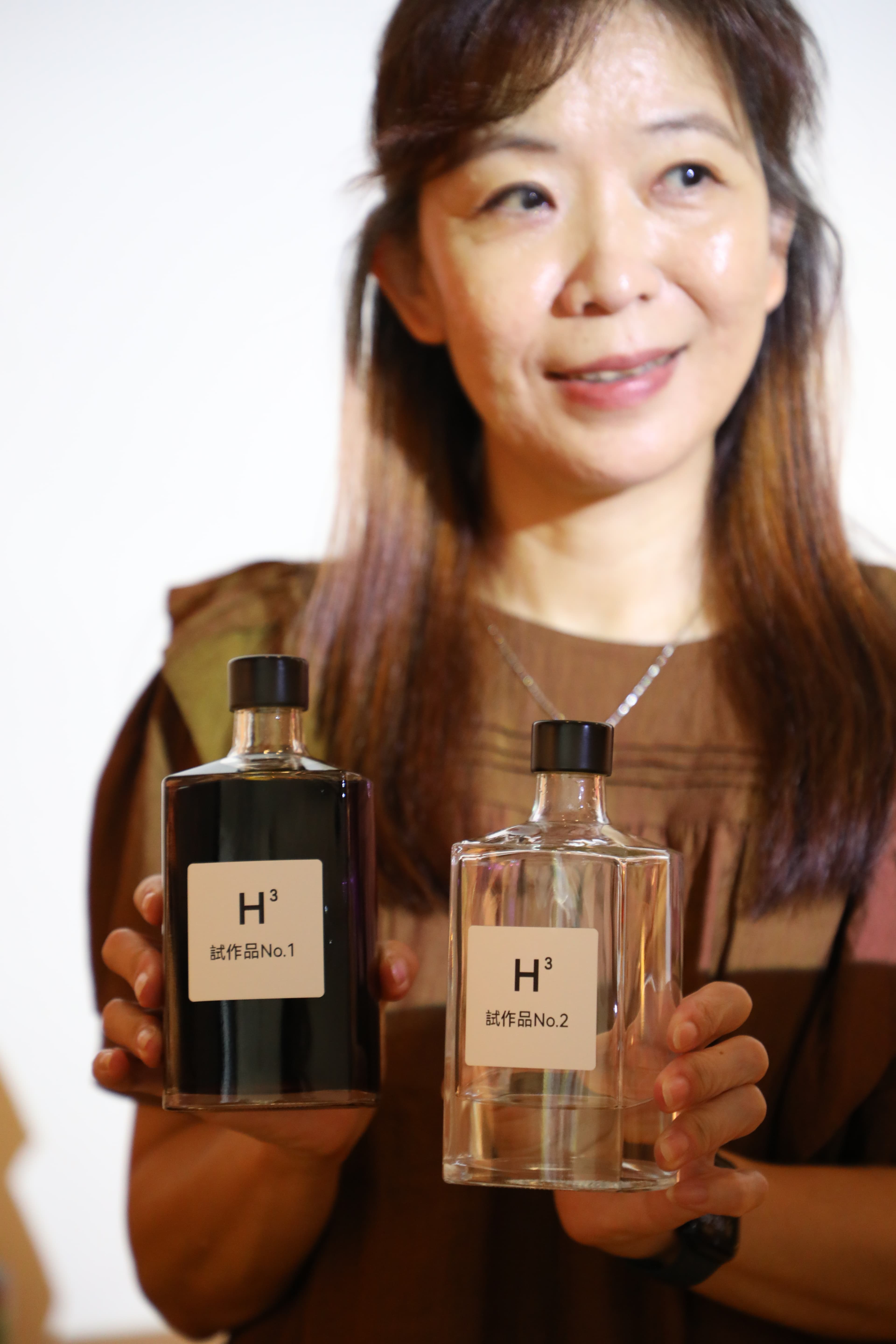 答謝會現場也喝到兩款被稱為恆器三次方的未來酒，一款有玉蘭花香氣，一款則有可可豆的氣味。