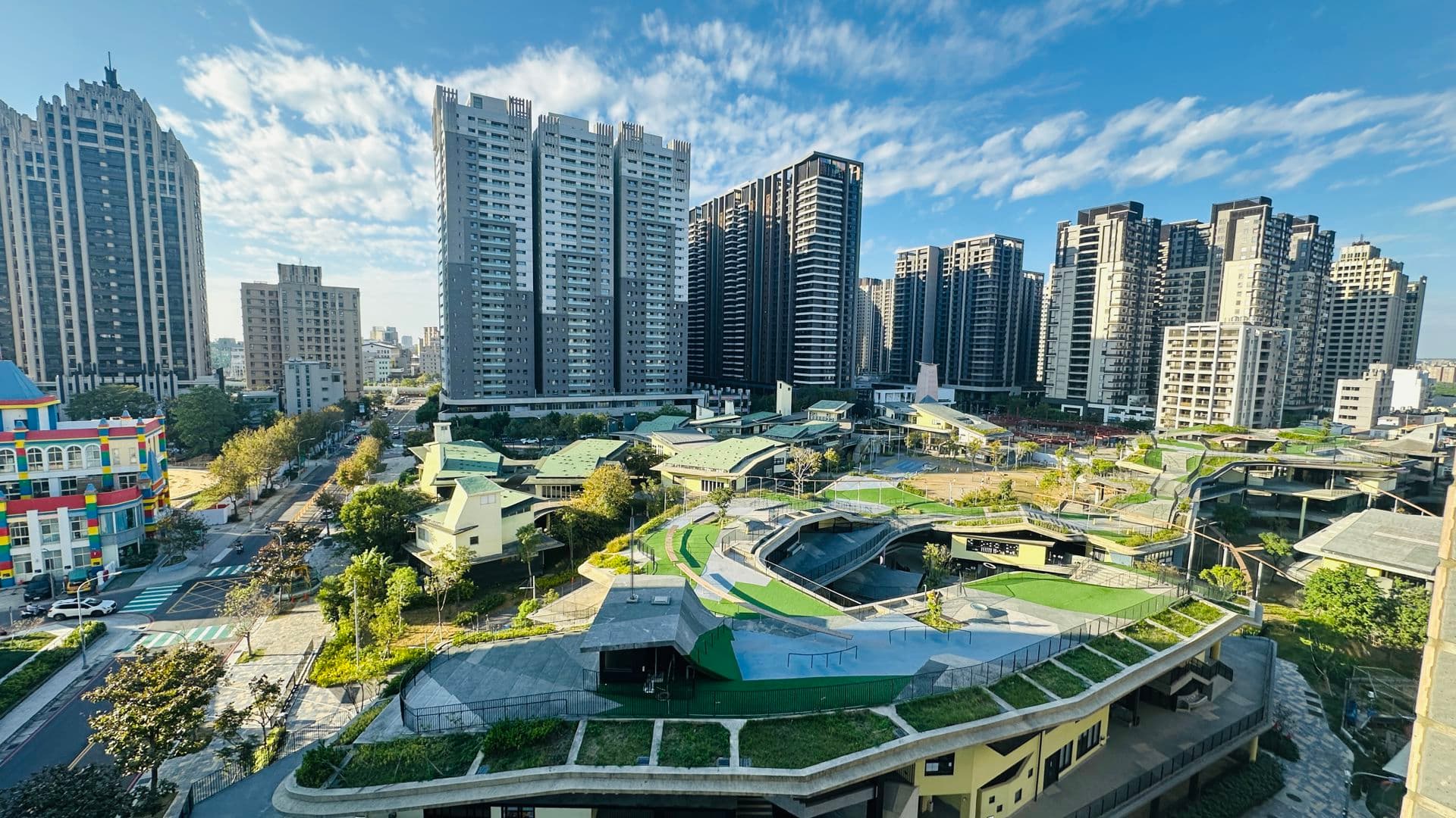新竹縣市是七大都會區中報稅所得額五年間有10%以上正成長的縣市，但房價亦有近6成以上的漲幅。（房市示意圖）