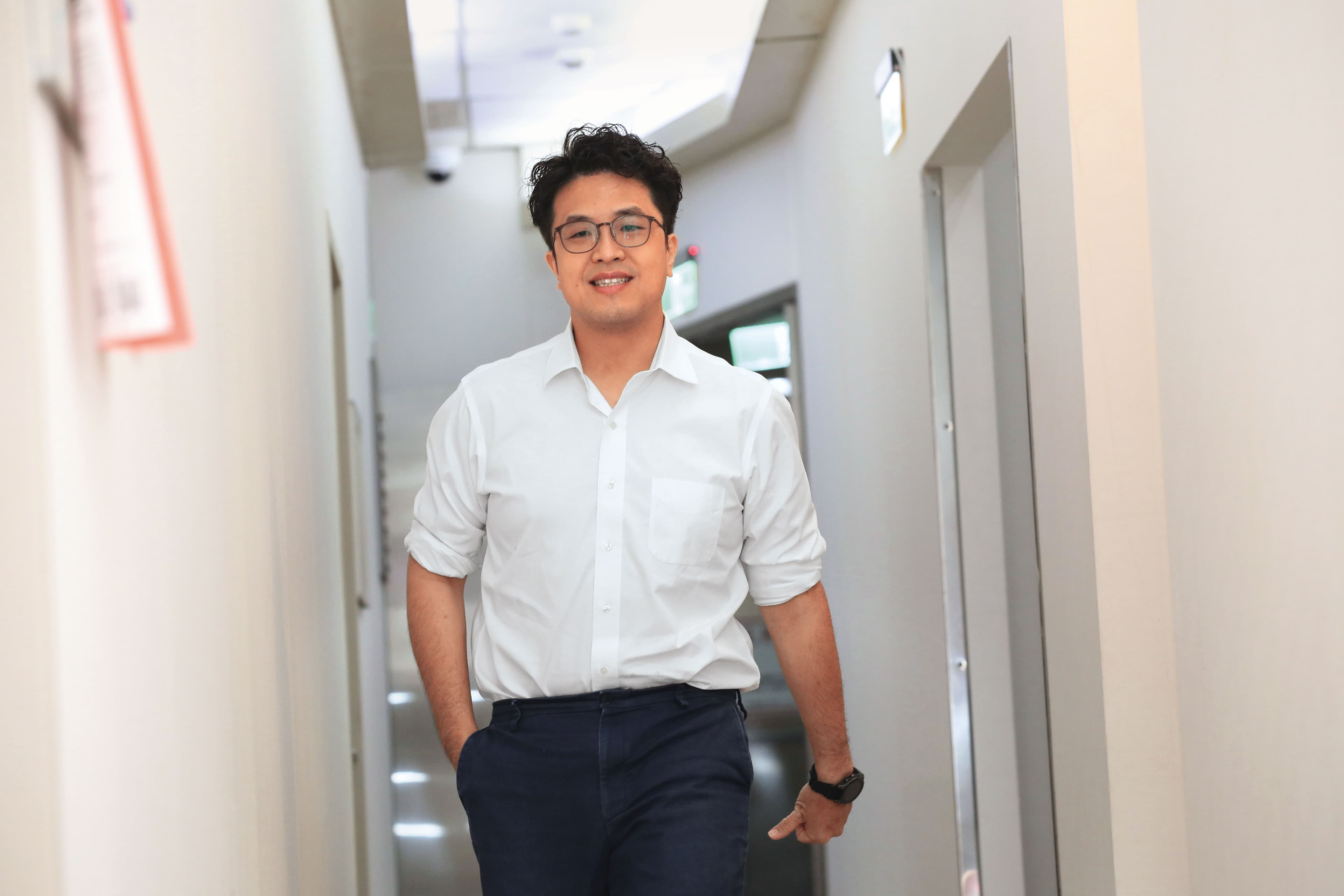 沈伯洋接受本刊專訪時說，他擔任立委雖然才2年，但當市長要解決問題，不是看從政長短，而是個人能力。