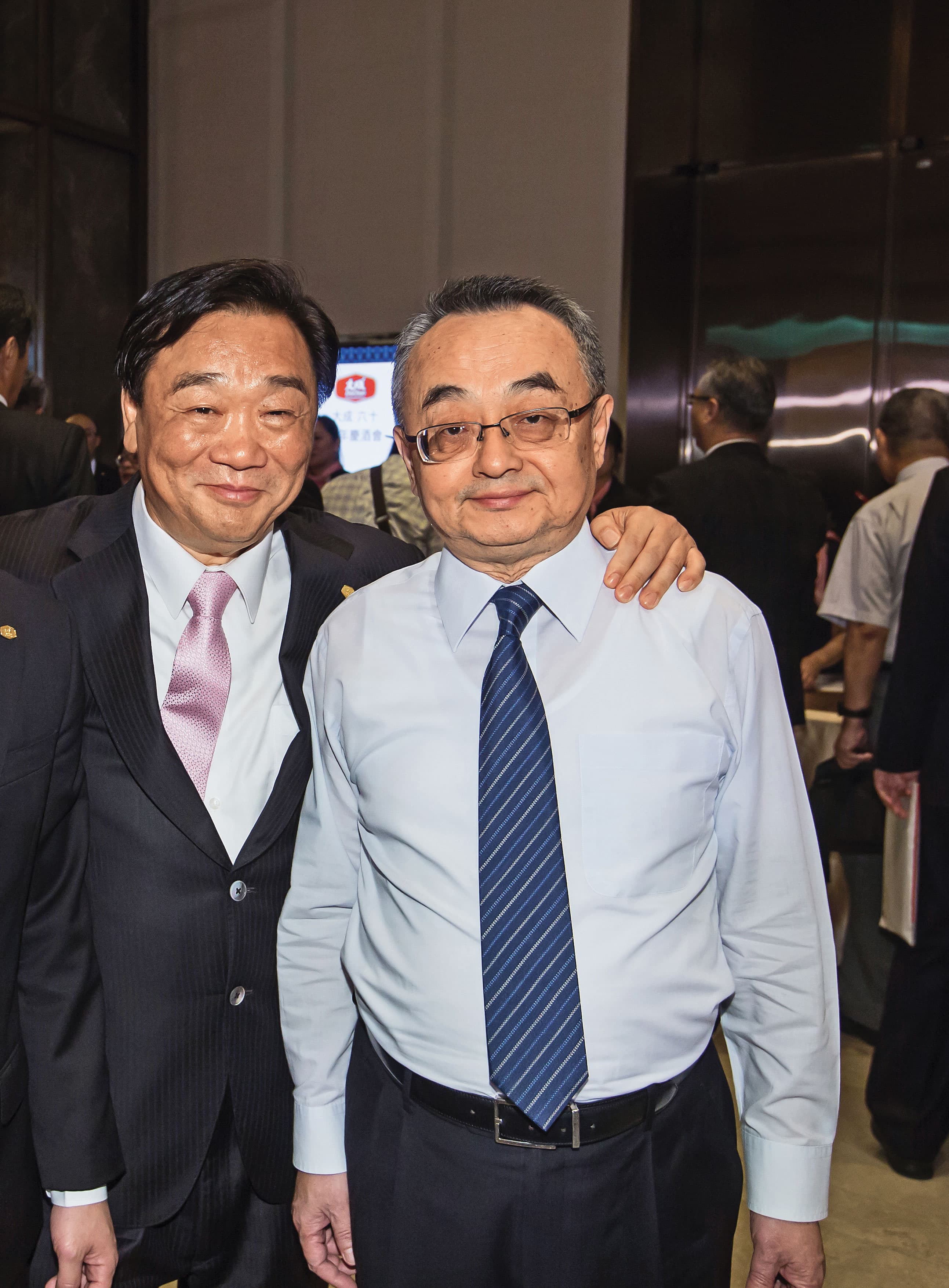 韓家宸（左）和孫鐵漢（右）原本是商場四十年好友，如今反目成仇、對簿公堂。