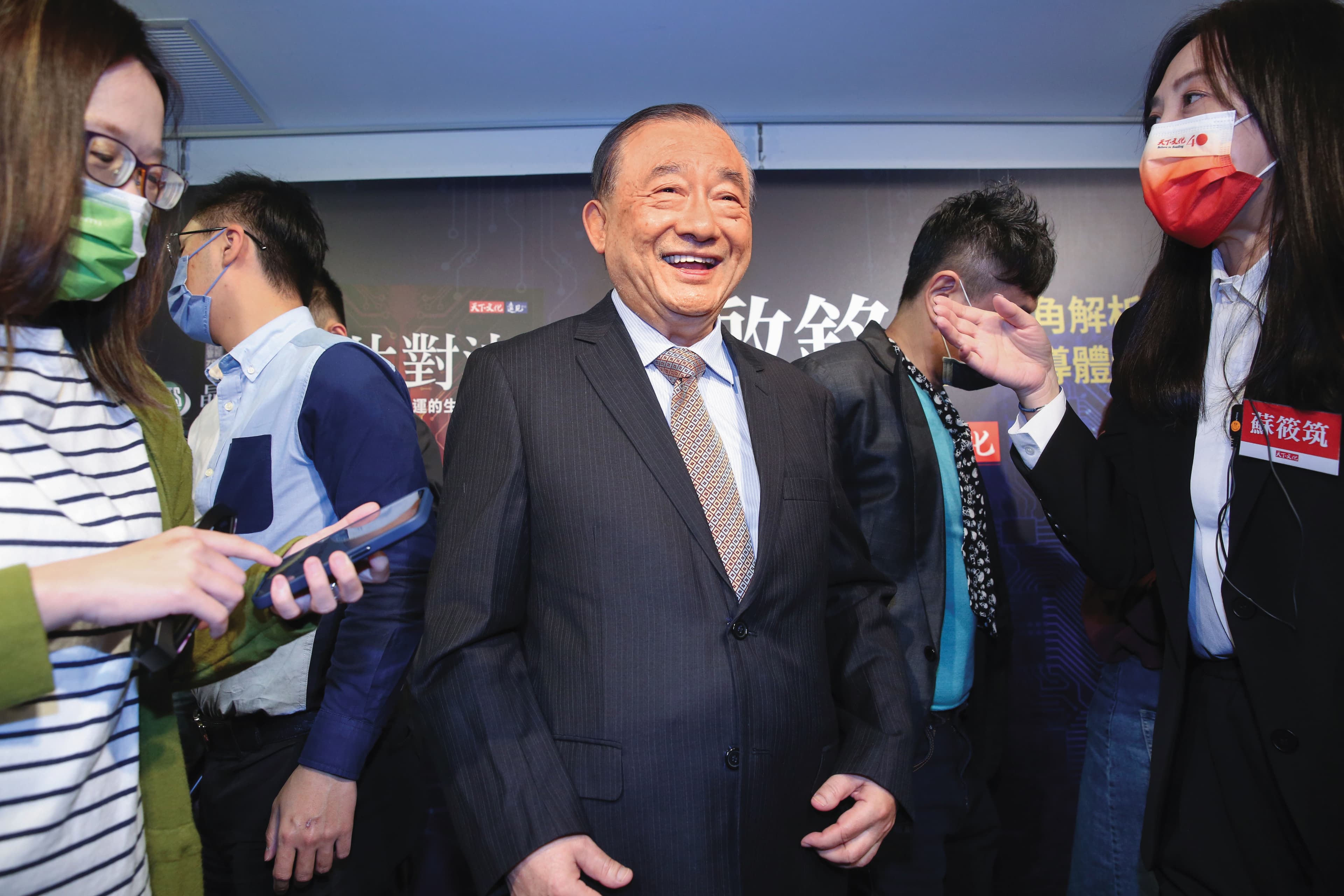 馬基金會董事薛香川、尹啟銘（中）、李德維是馬基金會調查小組核心人物。