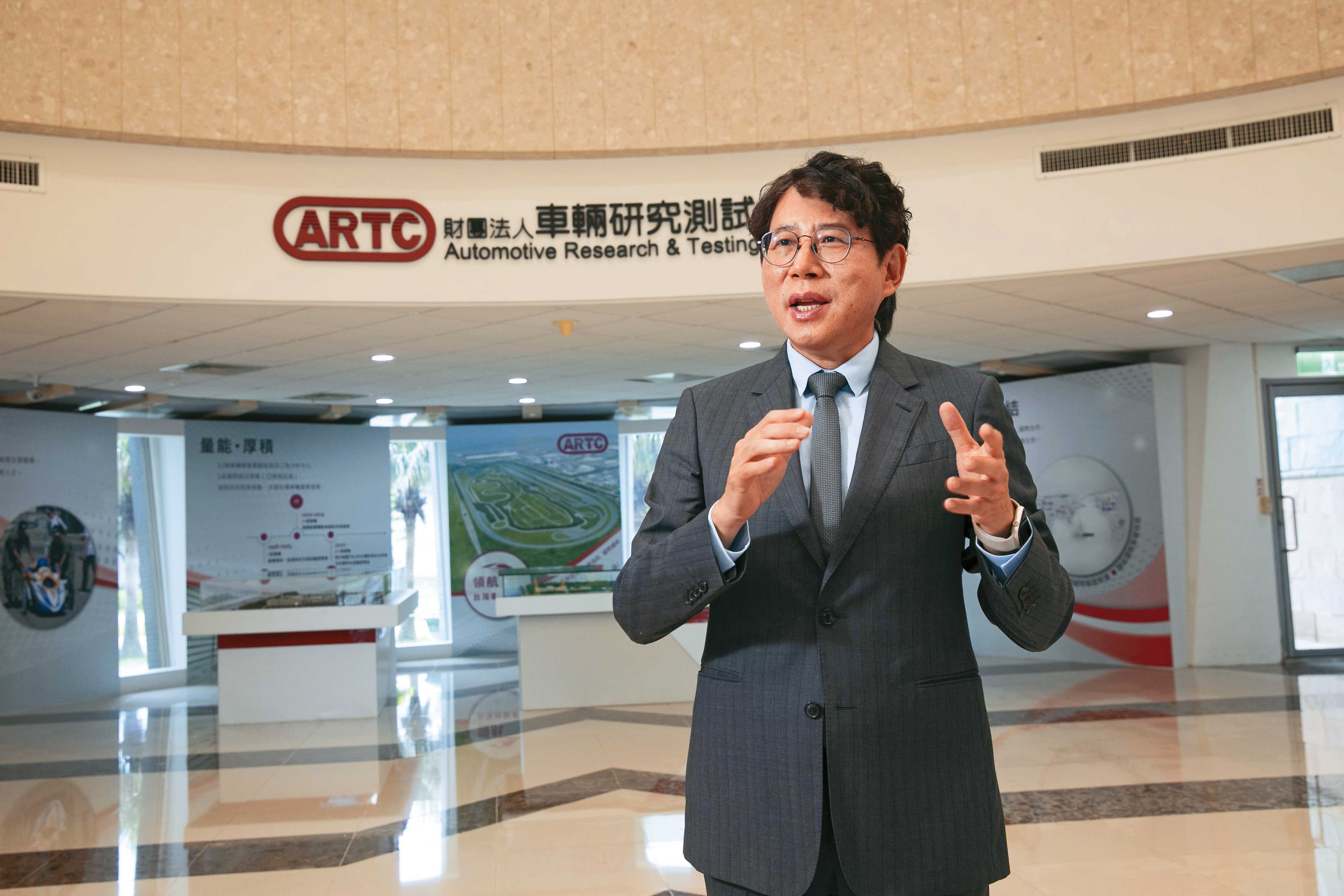 ARTC董事長王正健認為，台灣具備資通訊、汽車電子與資安等技術實力，加上無車廠品牌包袱，易受國際公車製造商青睞。