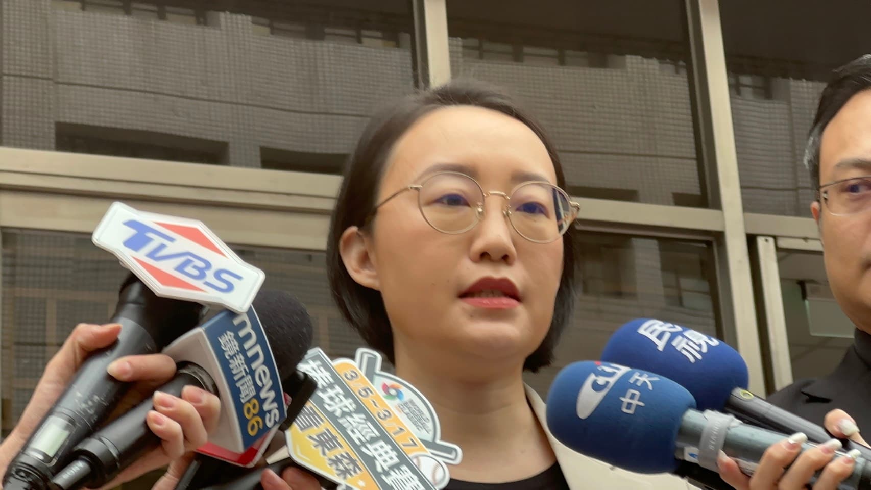 劉向婕表示，自己已在訴請離婚中，未來將勇敢面對司法裁判與社會檢視。（鏡報馮茵）