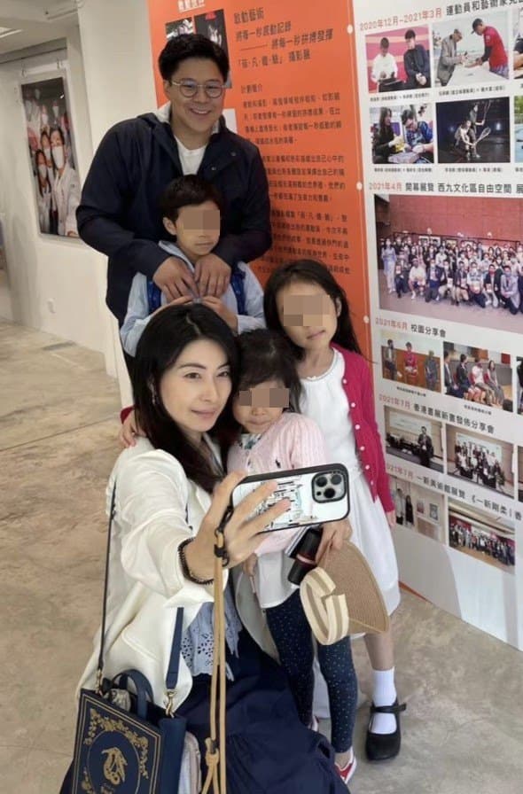 郭晶晶與霍啟剛育有2女1子，夫妻感情恩愛。（翻攝郭晶晶小紅書）