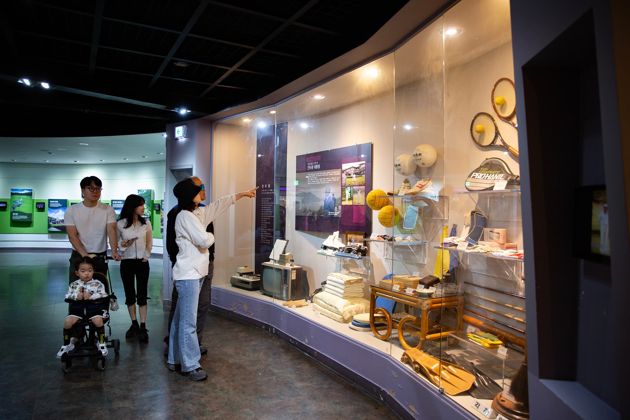 青南臺展示歷屆總統在此使用過的日常用品，也能藉此一窺不同領導者的日常嗜好。