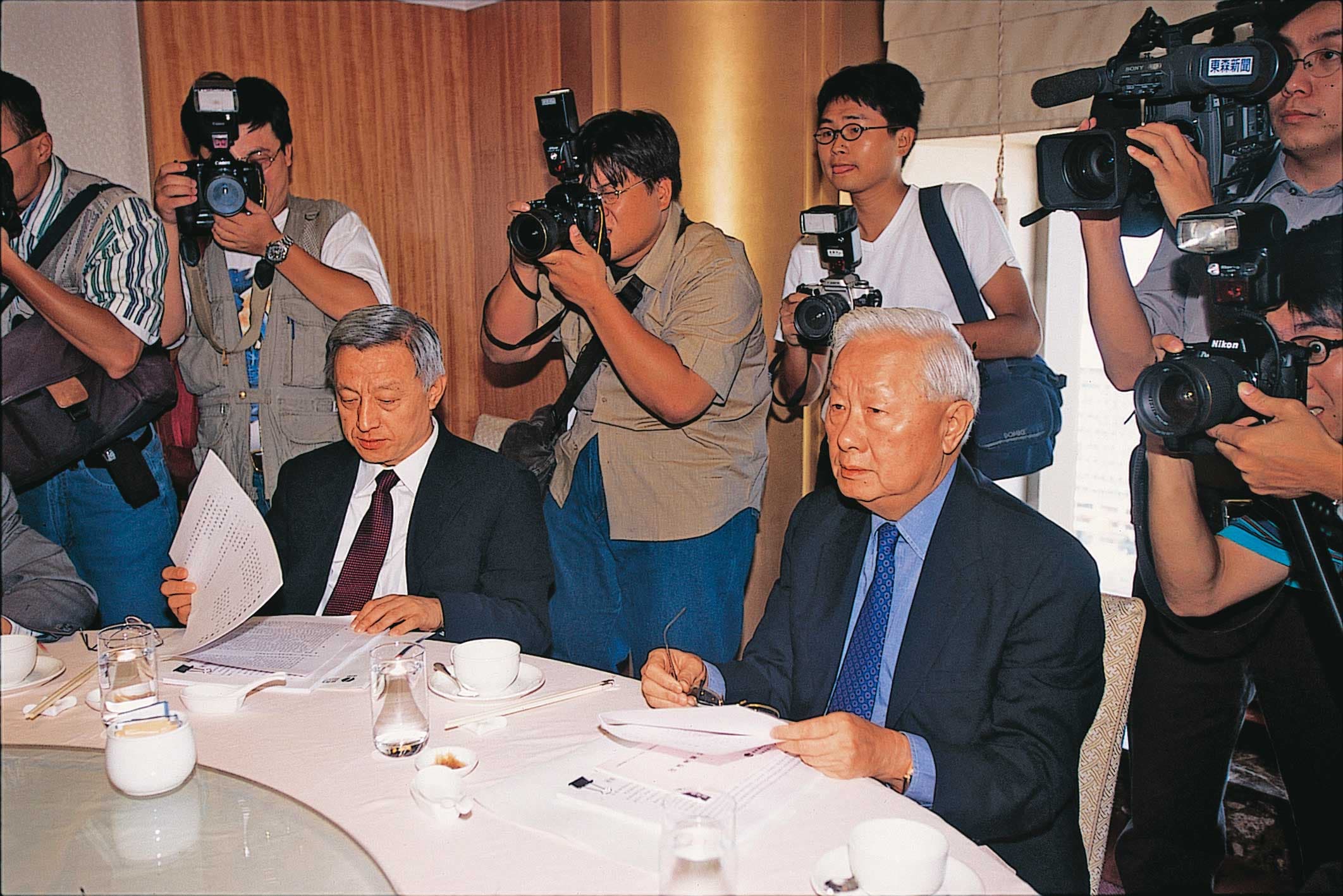 曹興誠曾多次嗆聲張忠謀，雙方比製程、客戶和投資金額互不相讓。（今周刊提供）