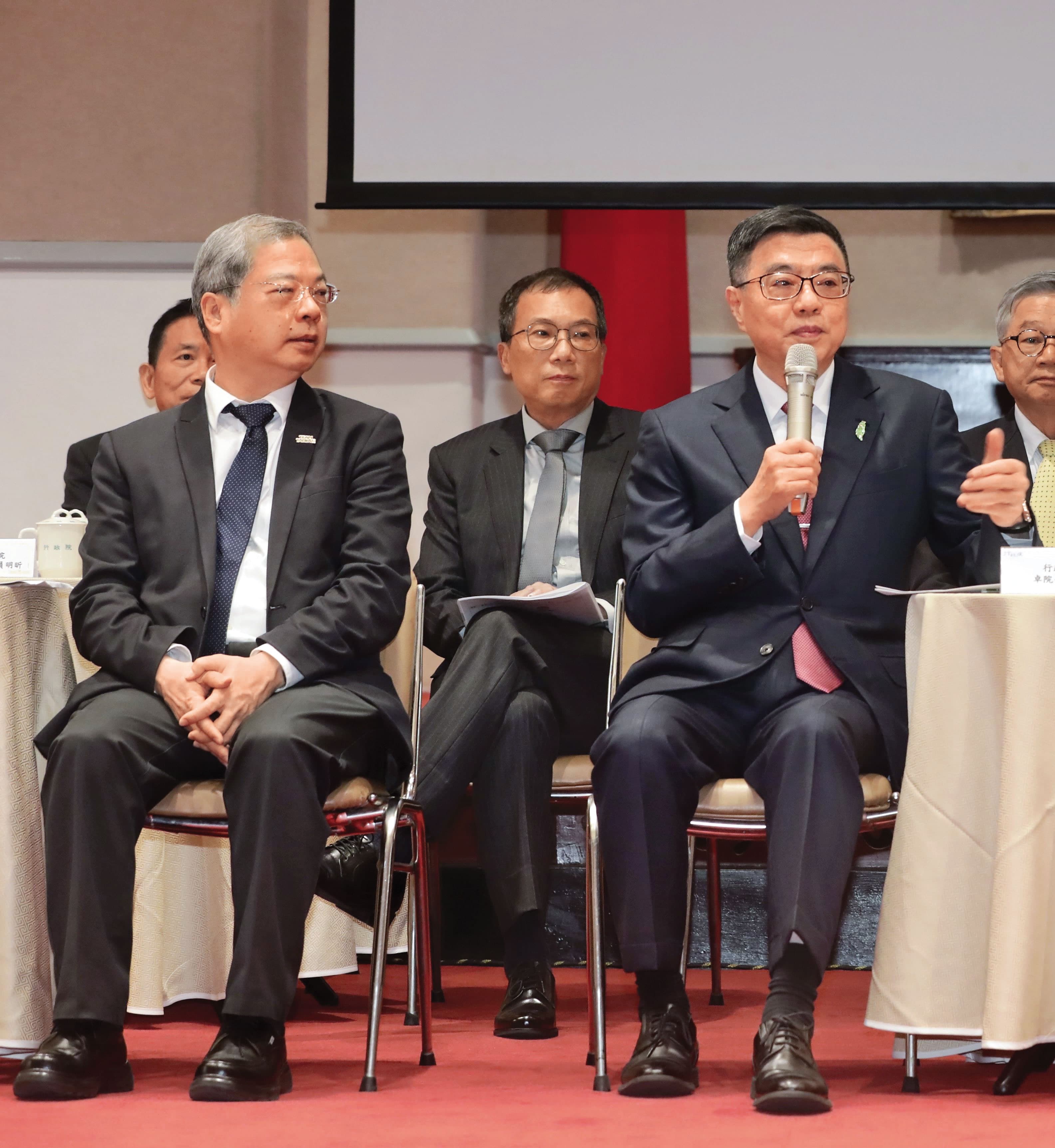 政委馬永成日前針對金廈蚵棚議題，召集跨部會協商。（鏡報林煒凱）