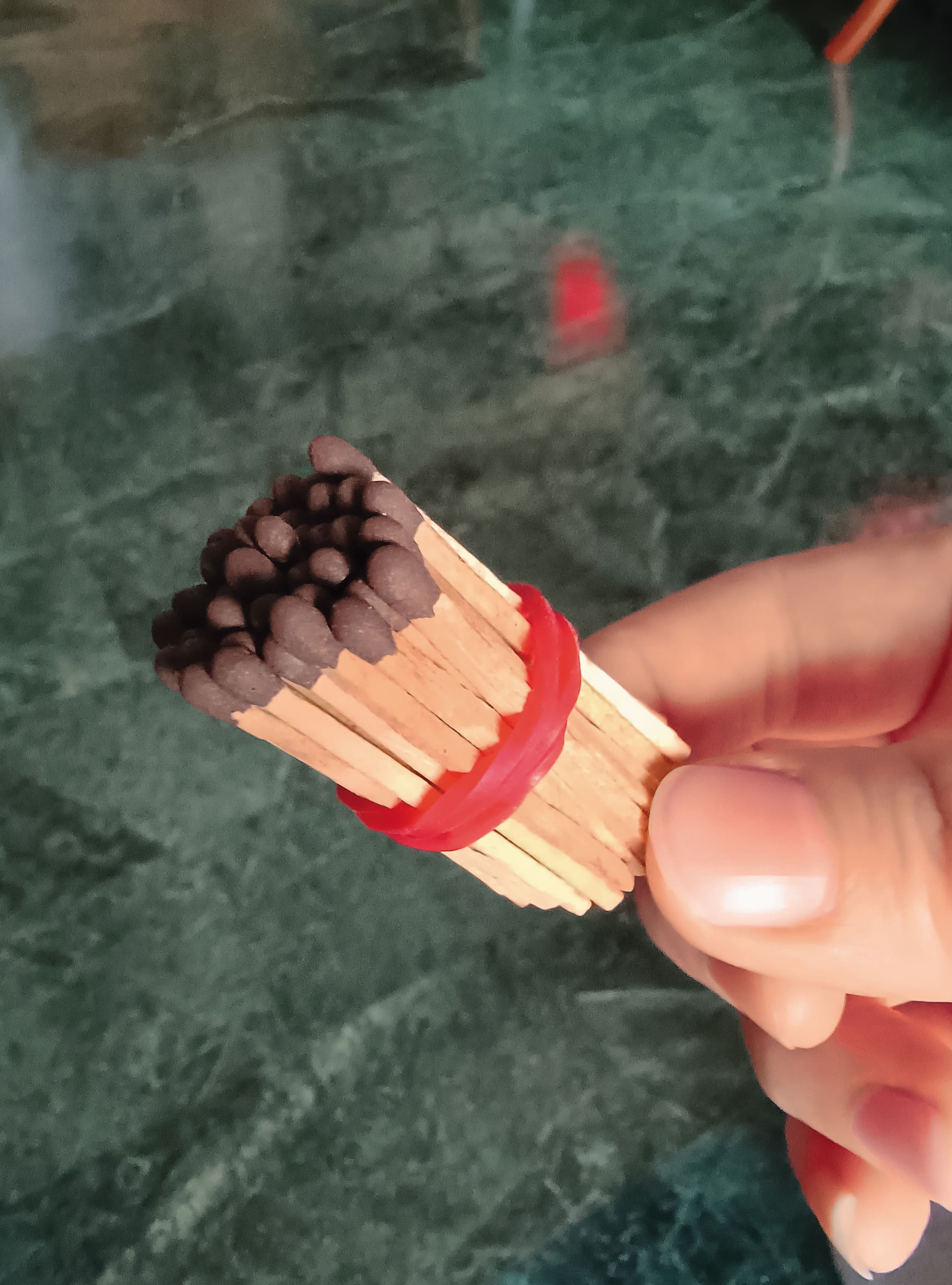 陳東榮用友人王金定綑綁的火柴縱火，釀成無法挽回的悲劇。（示意圖）