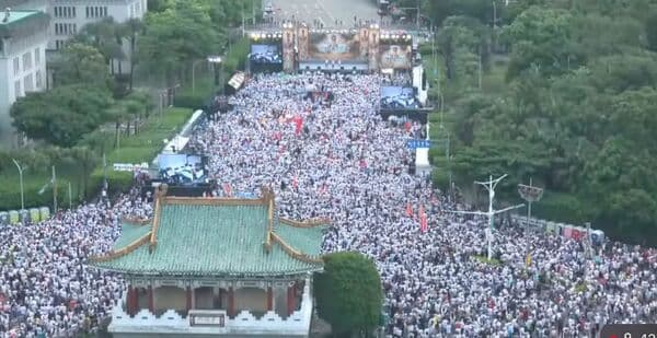 國民黨號召725凱道反毒油遊行。（翻攝自臉書@國民黨立法院黨團﻿）