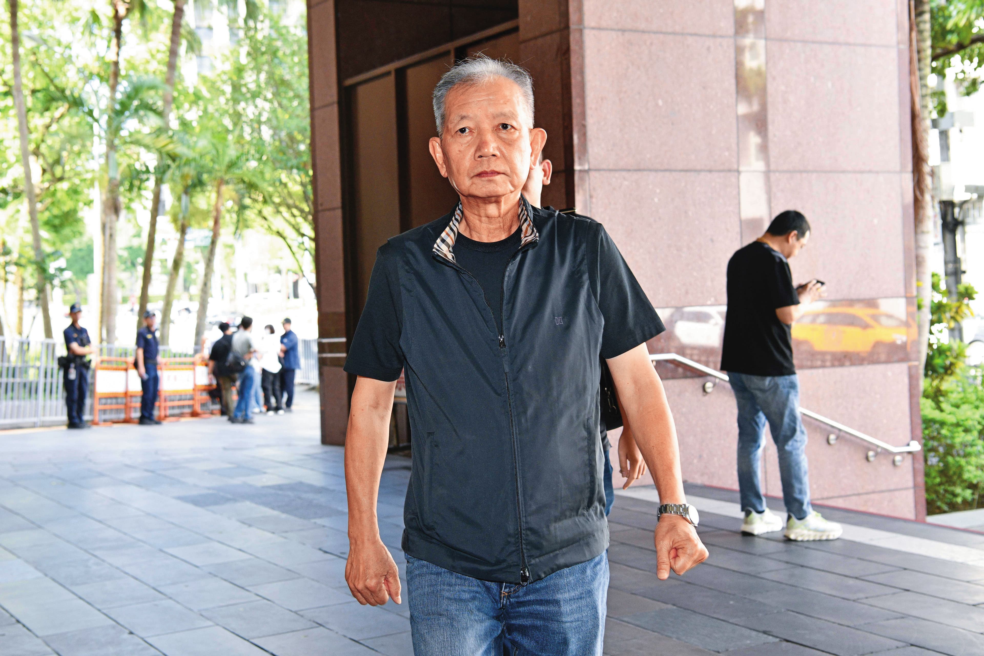 邱清章（圖）證稱，替「博弈教父」陳盈助拿300萬元至市長室，由踩飛輪的柯文哲親收。（鏡報林煒凱）
