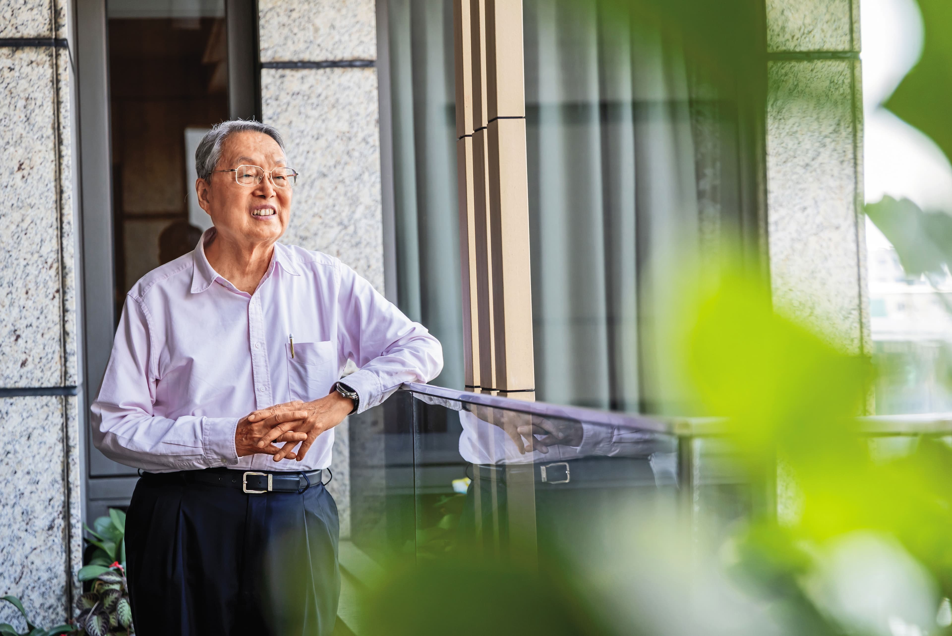 談起兒孫，宏碁集團創辦人施振榮神情隨之放鬆。