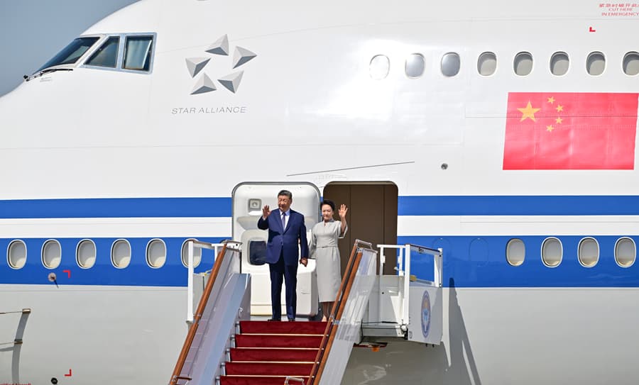 習近平出訪吉爾吉斯與埃及，中國官媒大篇幅進行專題報導。（翻攝新華社官網）