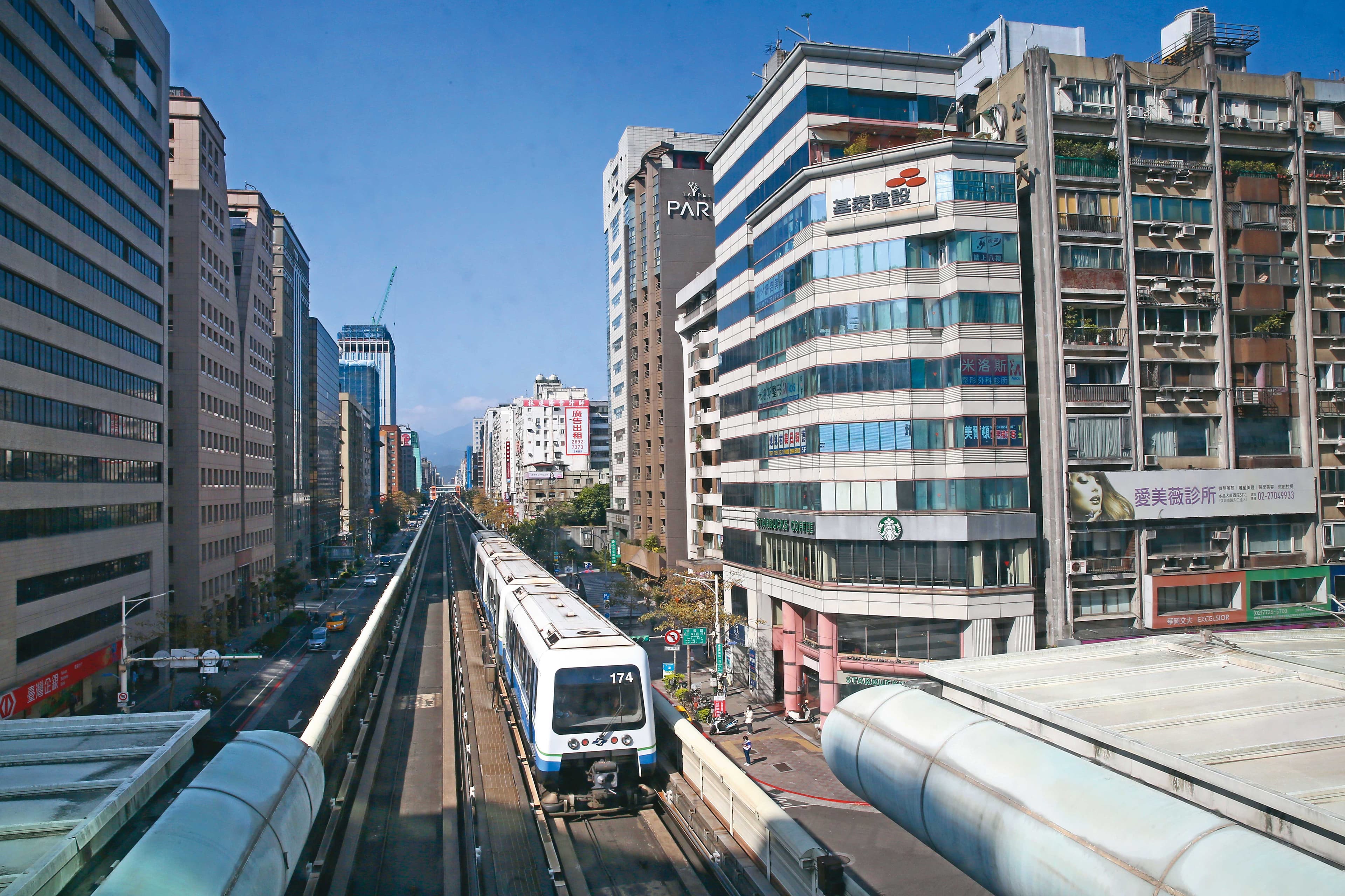 台北捷運能在地震中立刻安全停駛，全靠MOXA高效、穩定的網路技術。