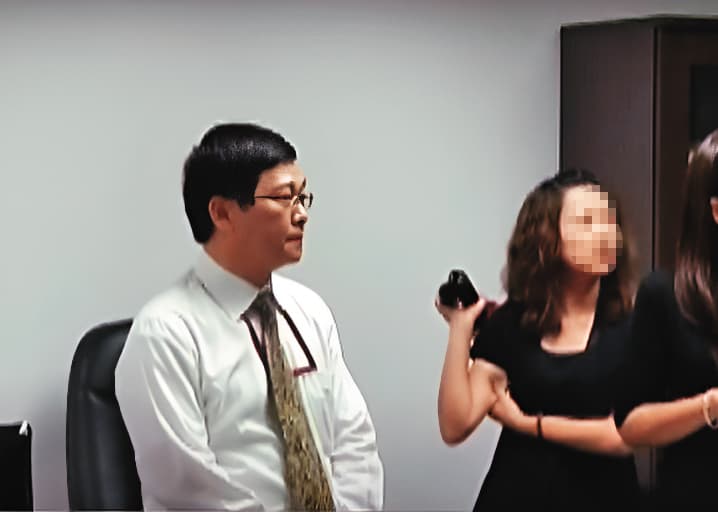 蔡明宏多年來性騷女同事傳聞不斷，士院去年底將他移送職務法庭審理並建議撤職。圖中女性非當事人。（翻攝公視新聞）