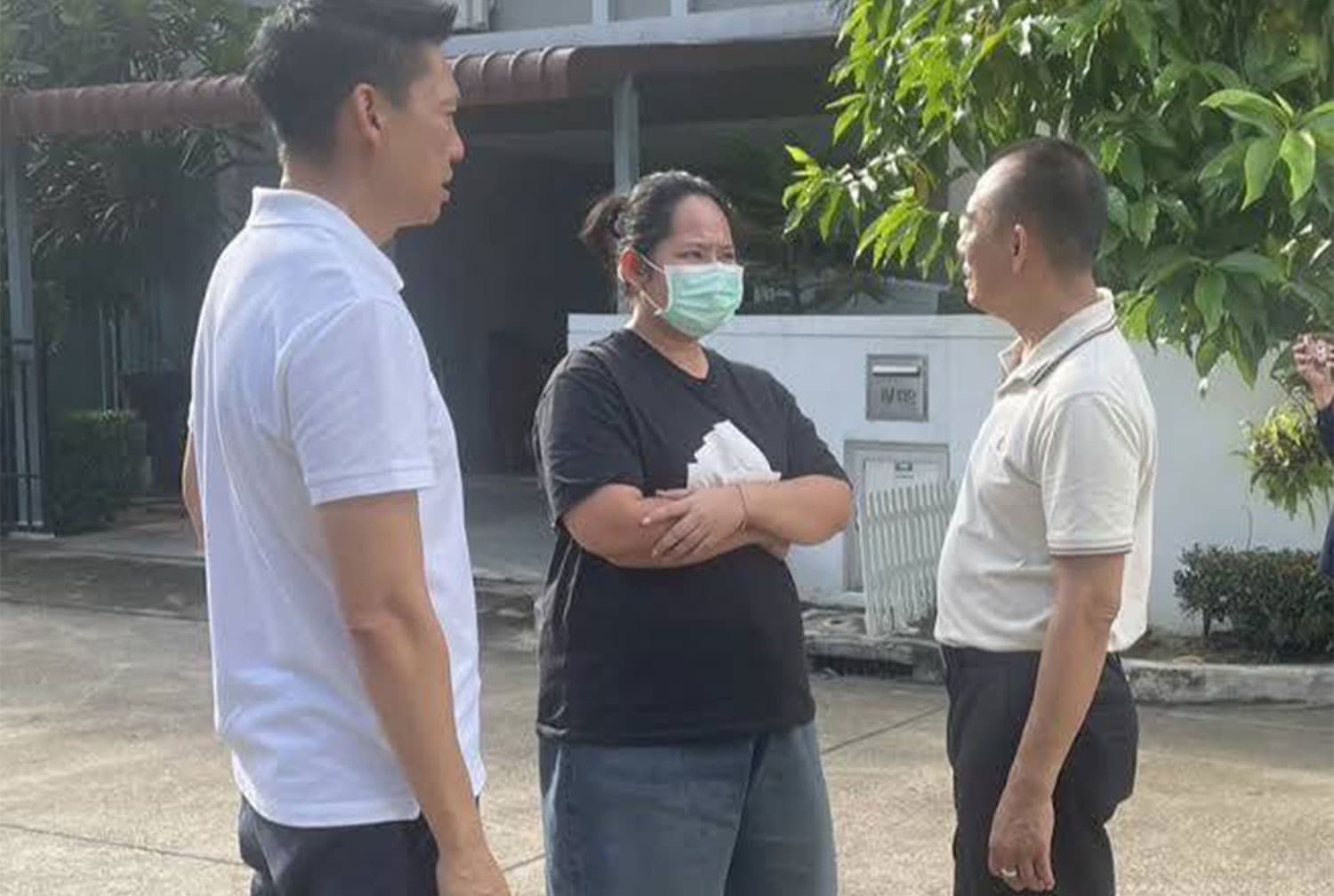 Golf姐涉嫌色誘多名高僧發生性關係，本人跟照片有落差。（翻攝自曼谷郵報）