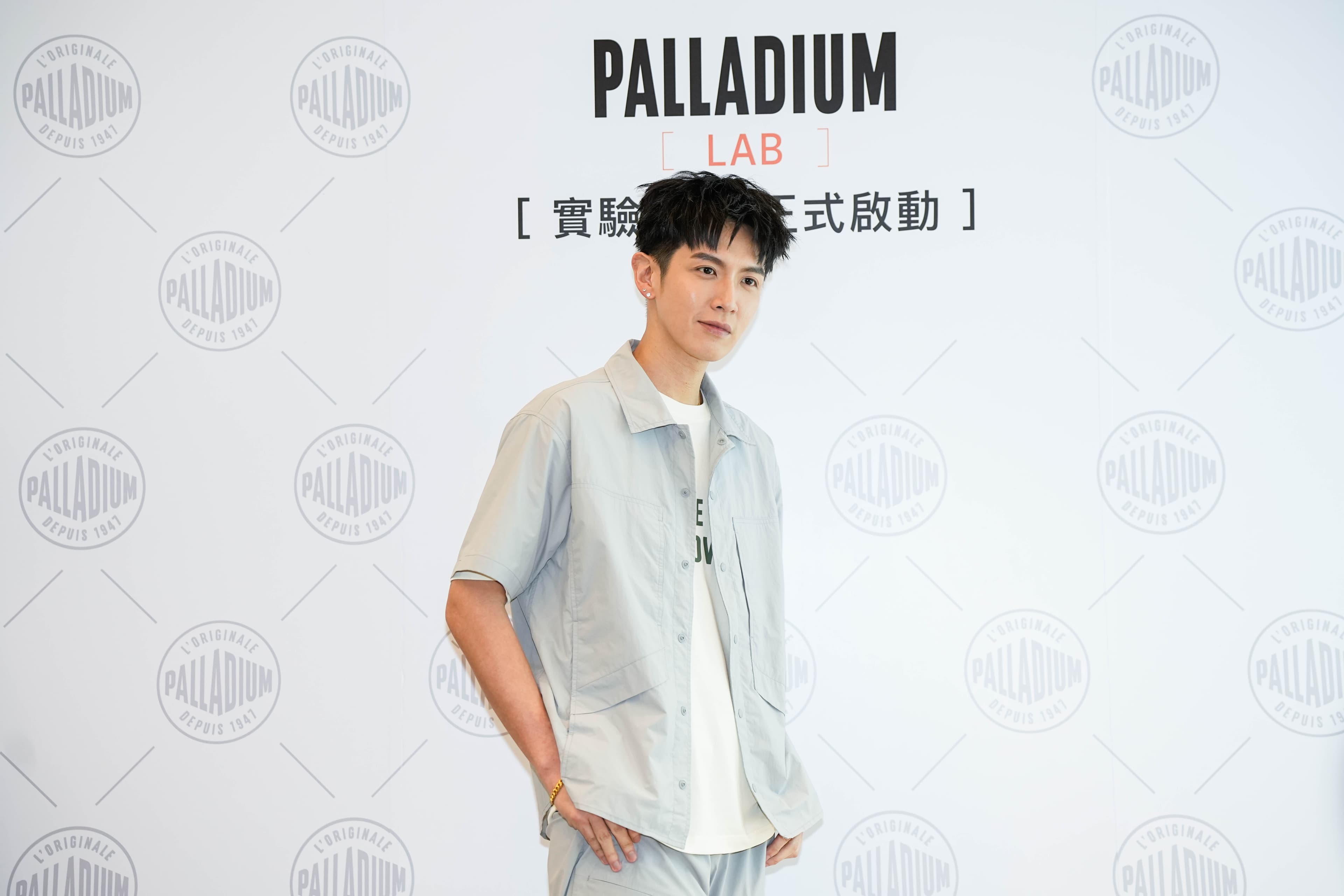 柯震東爆和舒華熱戀後，首度公開活動回應緋聞。
