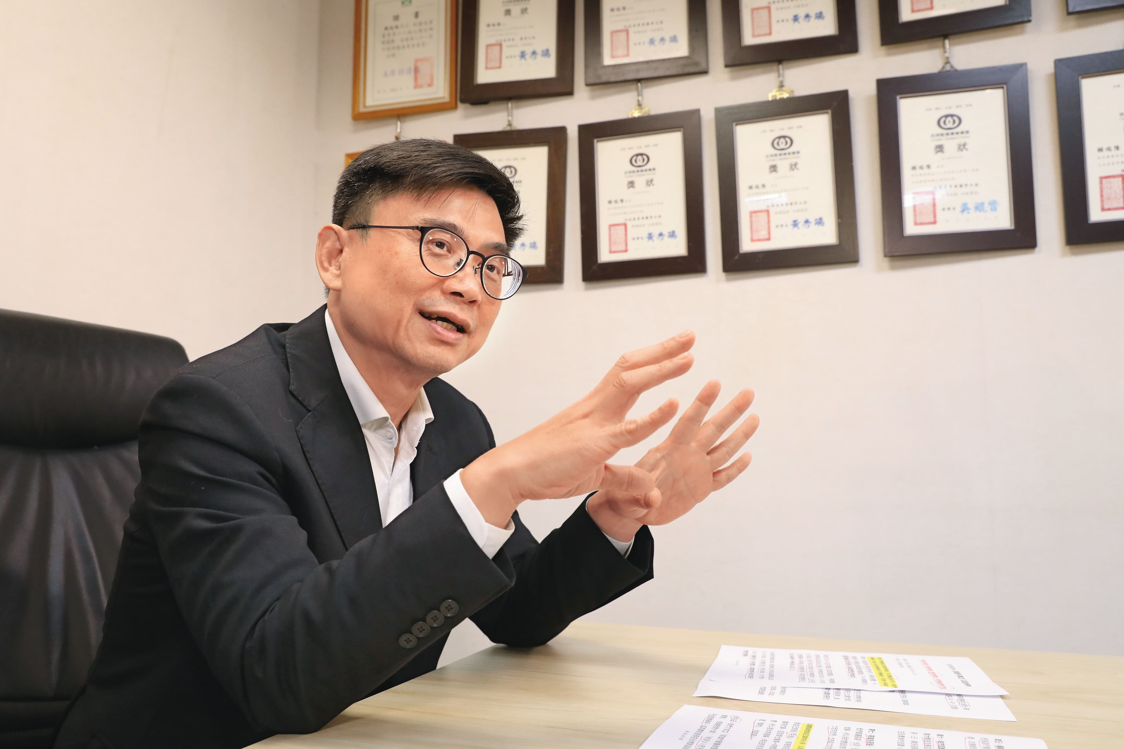 賴瑞隆期待高雄市長選舉能聚焦政見，而非攻擊對手。
