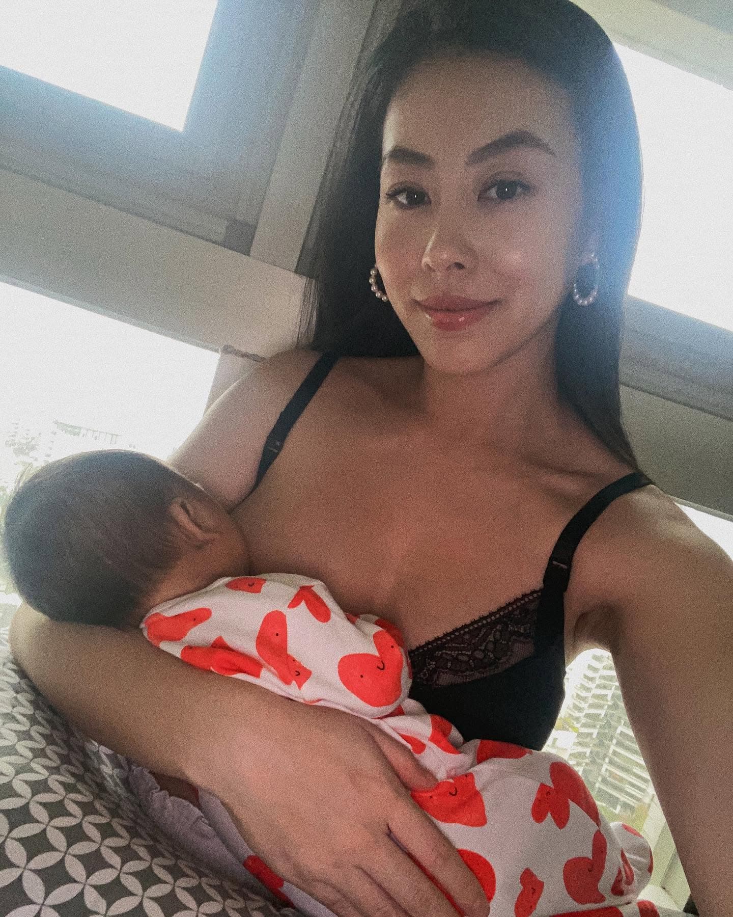 蔡詩芸產後因親餵母乳並未急著瘦身。（蔡詩芸臉書）