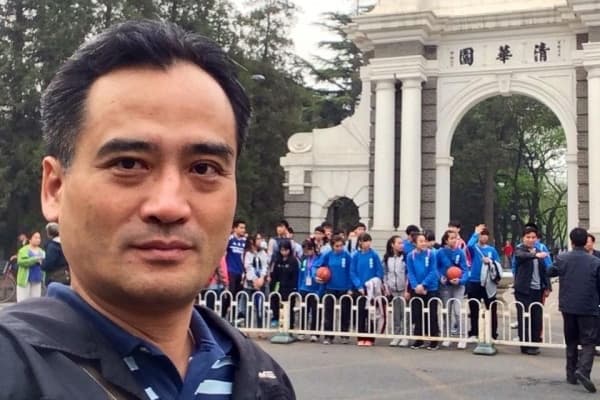 在美色與利益攻勢下，孫一鳴完全淪陷，為協助同方威視搶下標案。（翻攝自孫一鳴臉書）