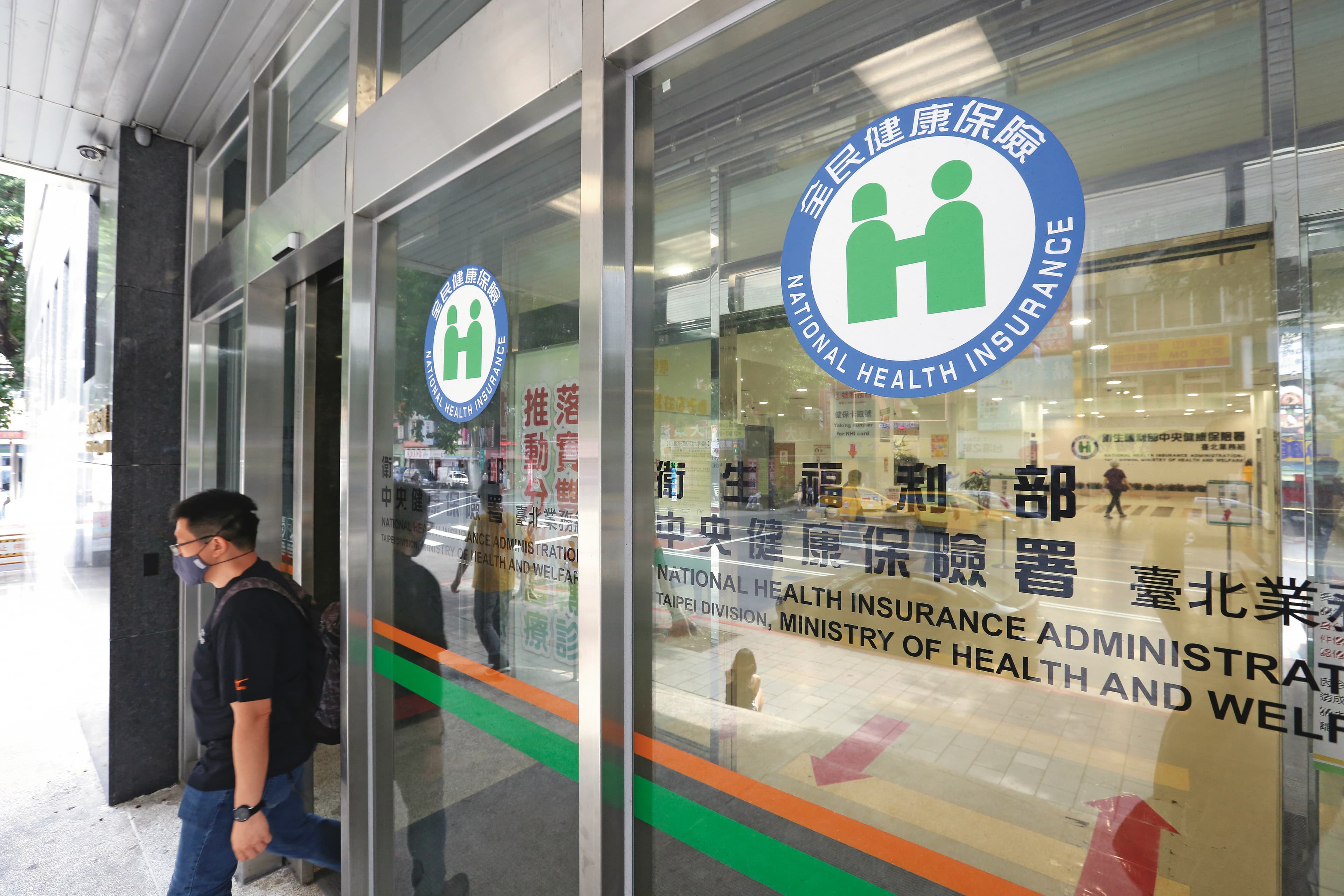 重大傷病卡的領卡人數每年上升，至今年6月發卡量超過110萬張、人數也超過103萬人，均創下新高。