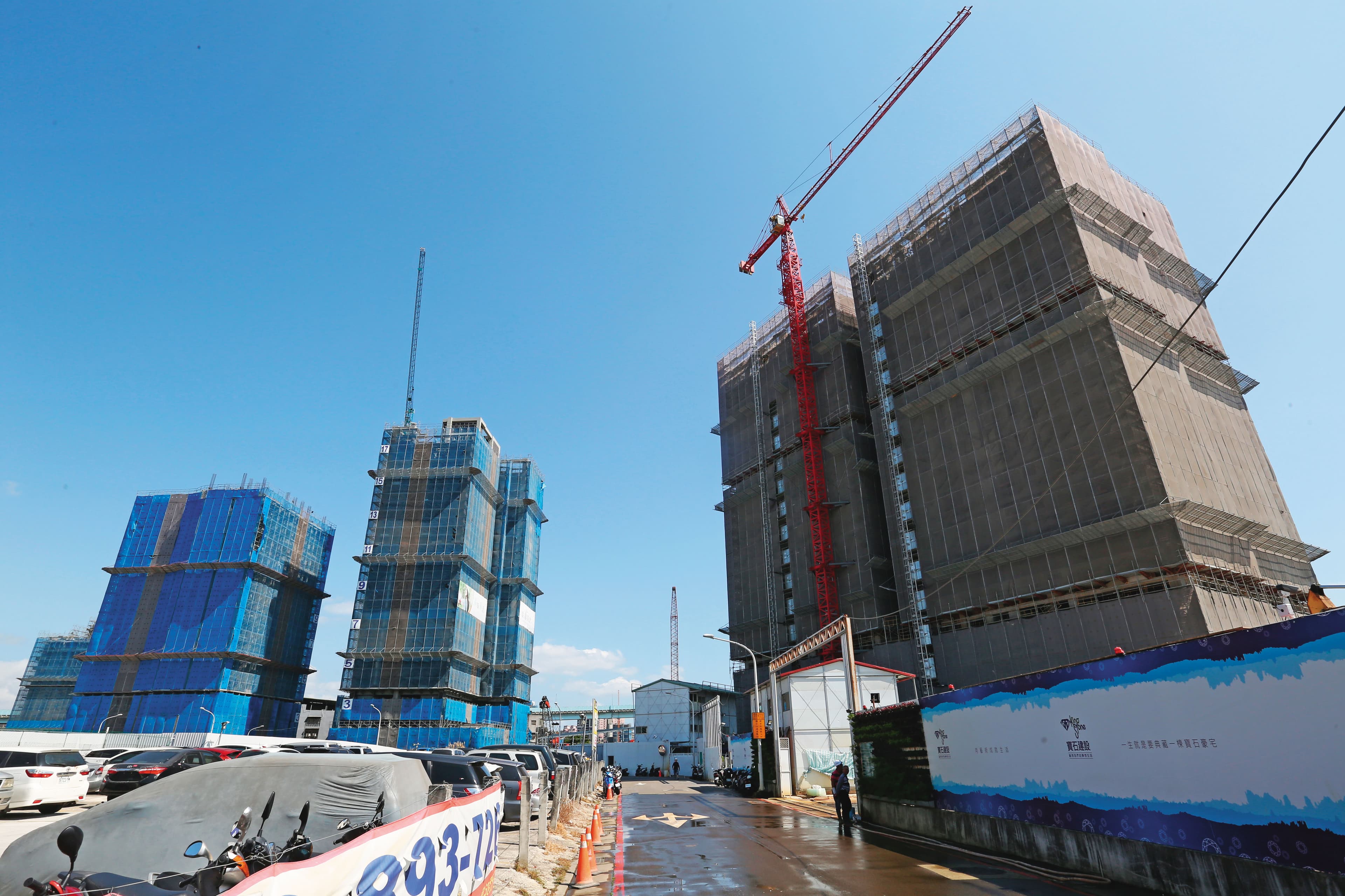 全台不管是蛋黃區、蛋白區，建商都在積極推案蓋房中。