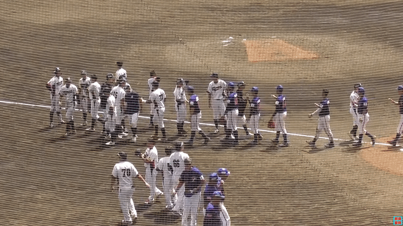 U18季軍戰韓國吞敗，部分選手賽後拒絕列隊和台灣選手擊掌，甚至也不讓隊友擊掌。（翻攝自YouTube熱中高校野球部）