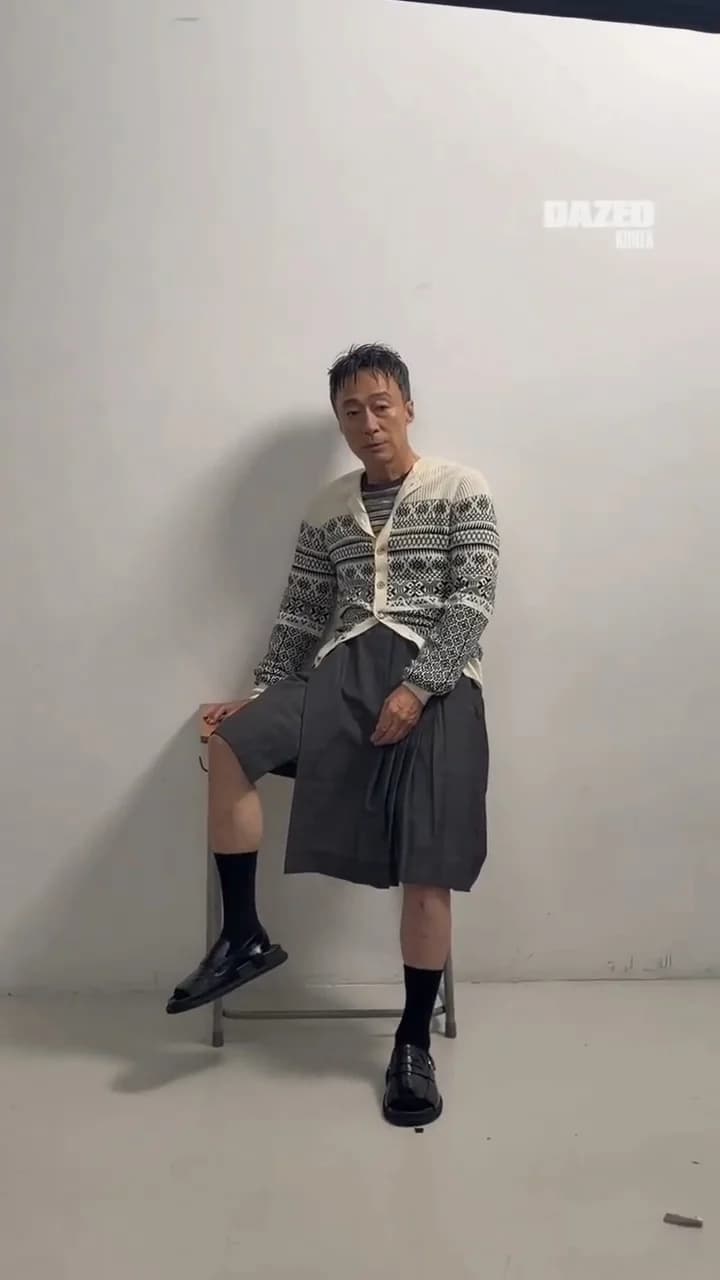李星民即使穿上中性風格也保有很濃厚的個人魅力。（翻攝DAZES korea IG）