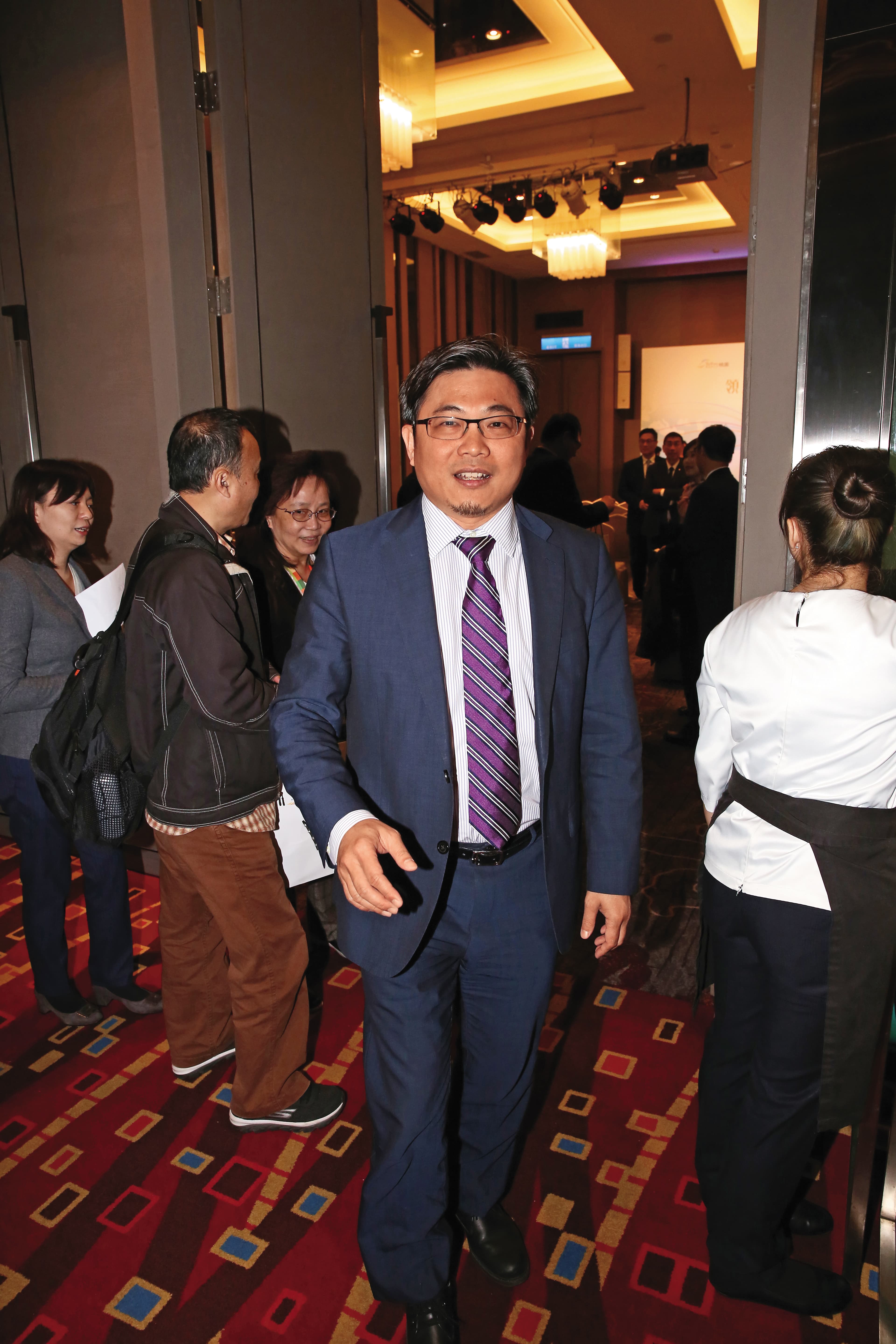 台南市前經發局長陳凱凌（圖）因案判刑6年5月確定，褫奪公權5年，懲戒法院判決免議，可上訴。