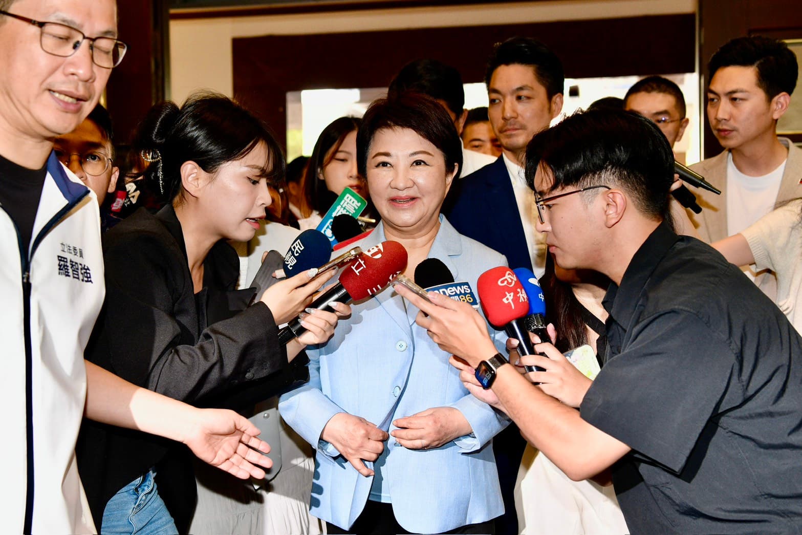盧秀燕今上午又來到立法院參加藍營的抗議記者會。（鏡報李智為）