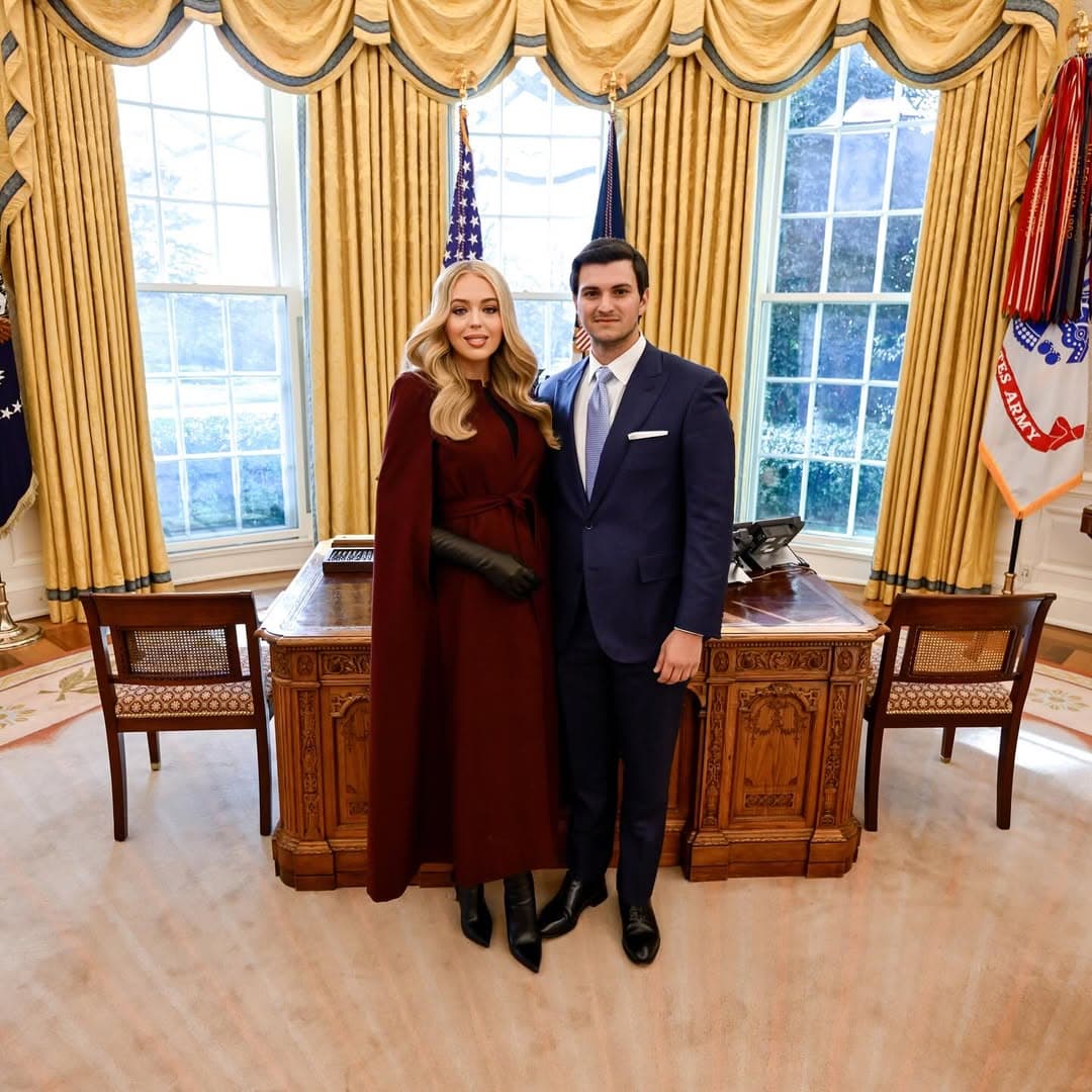蒂芬妮和丈夫麥可在白宮橢圓形辦公室拍照。（翻攝tiffanytrump IG）