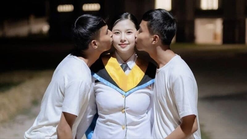 泰國一名女子大方公開自己同時交往雙胞胎兄弟。（翻攝自X）