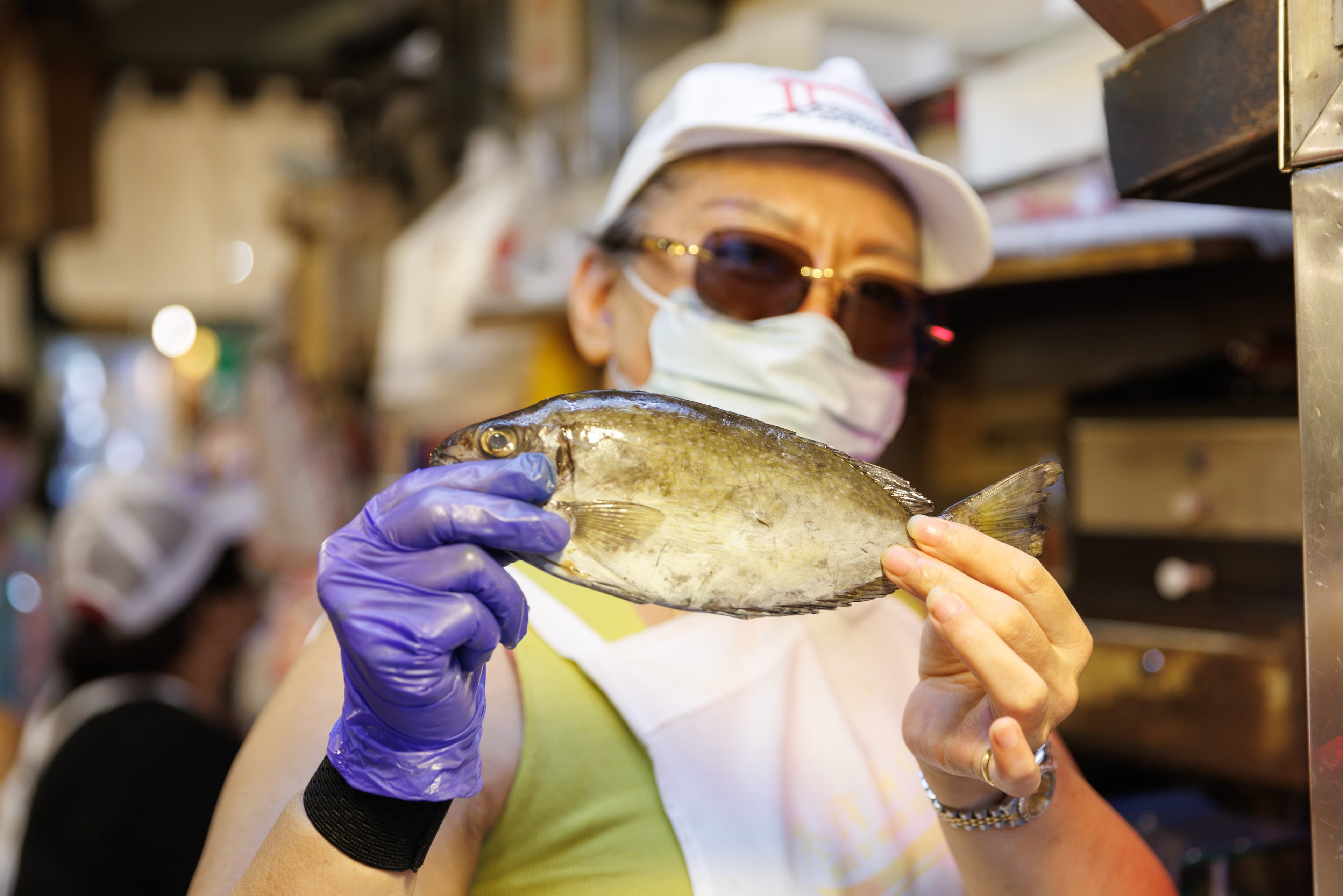 象魚的肉質細嫩，肚子處有些微苦味。