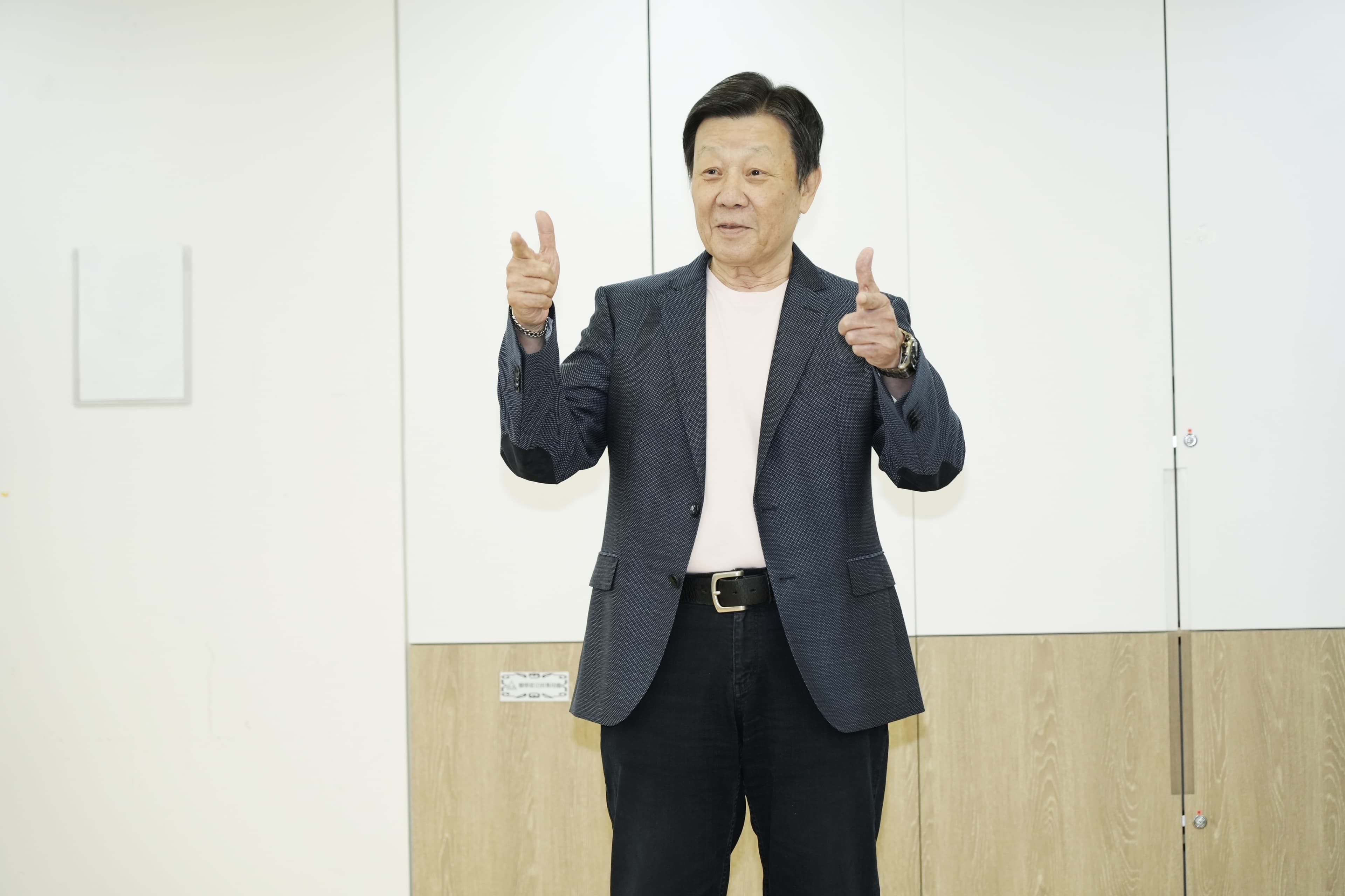 寇世勳如今有了孫女，非常疼愛。