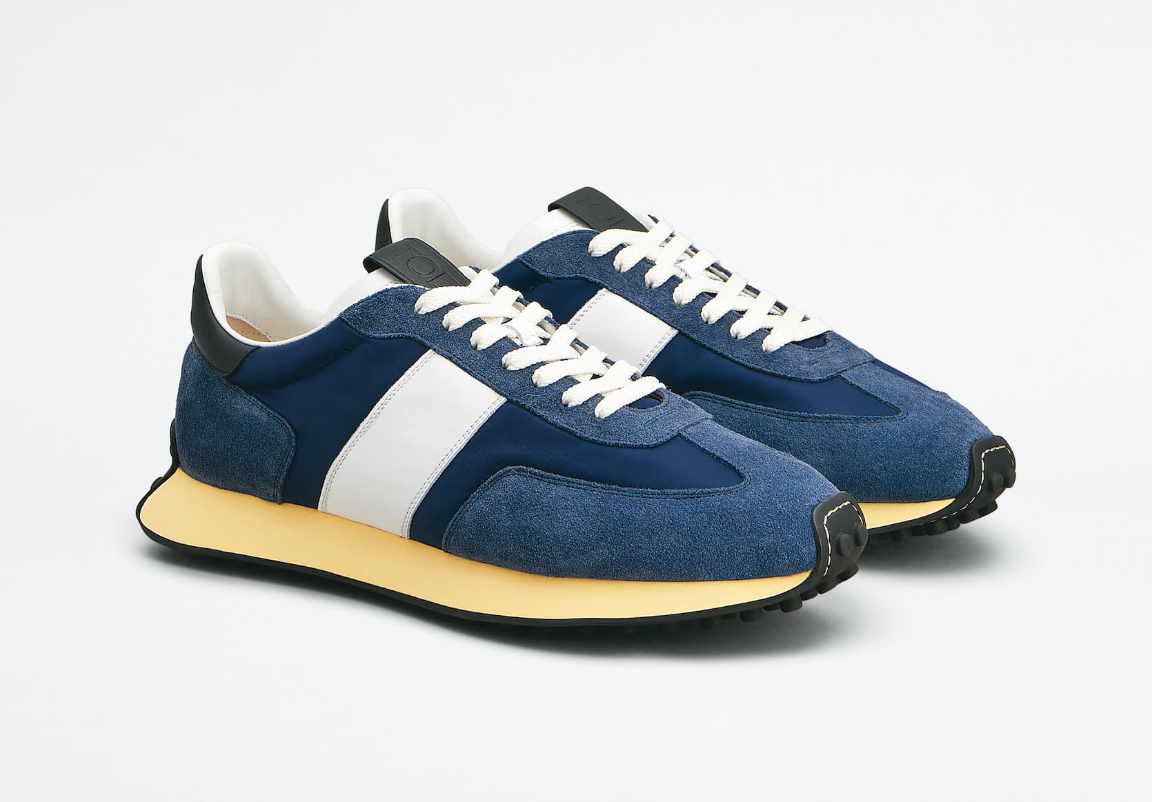T Vintage藍色拼色休閒鞋。NT$32,100（迪生提供）