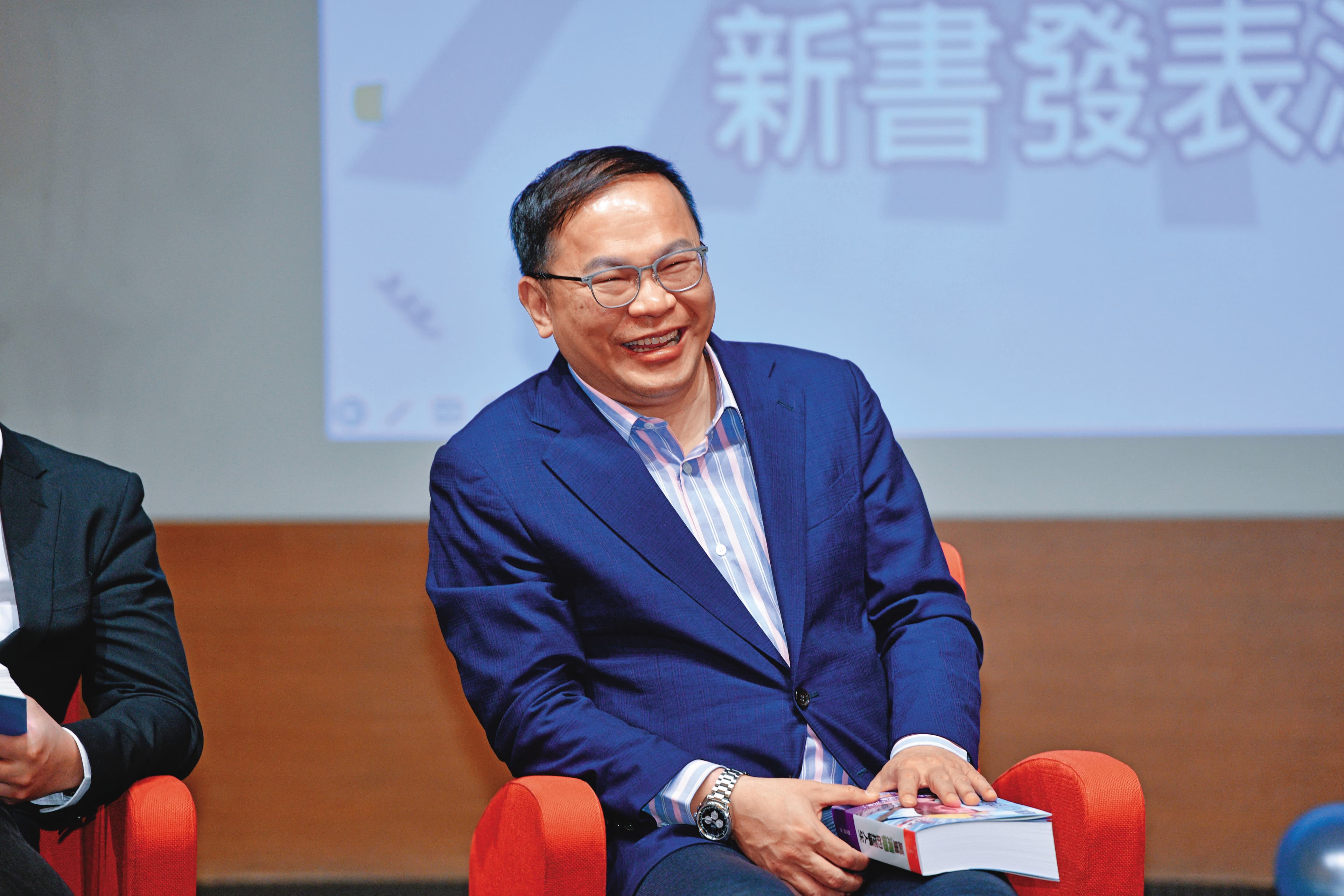 2024桃園綠委全滅，出現接班斷層，地方不少人期待王義川承擔2026大局。