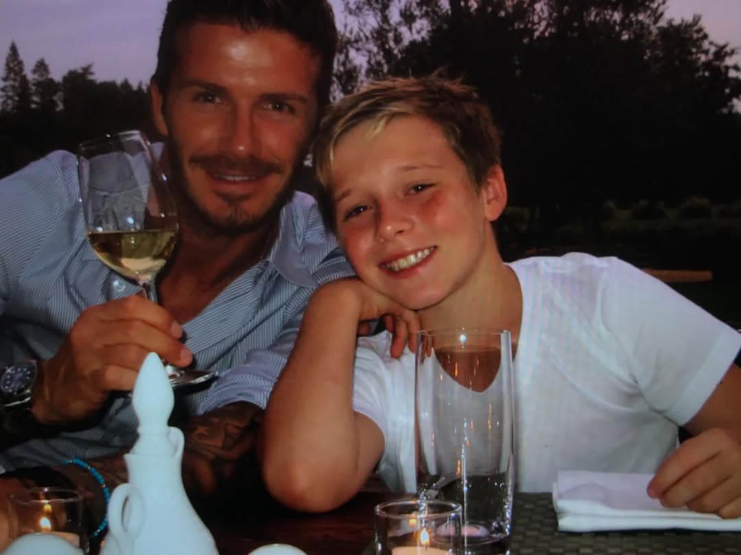 貝克漢在父親節曬出布魯克林年幼時的父子舊照。（翻攝davidbeckham IG）