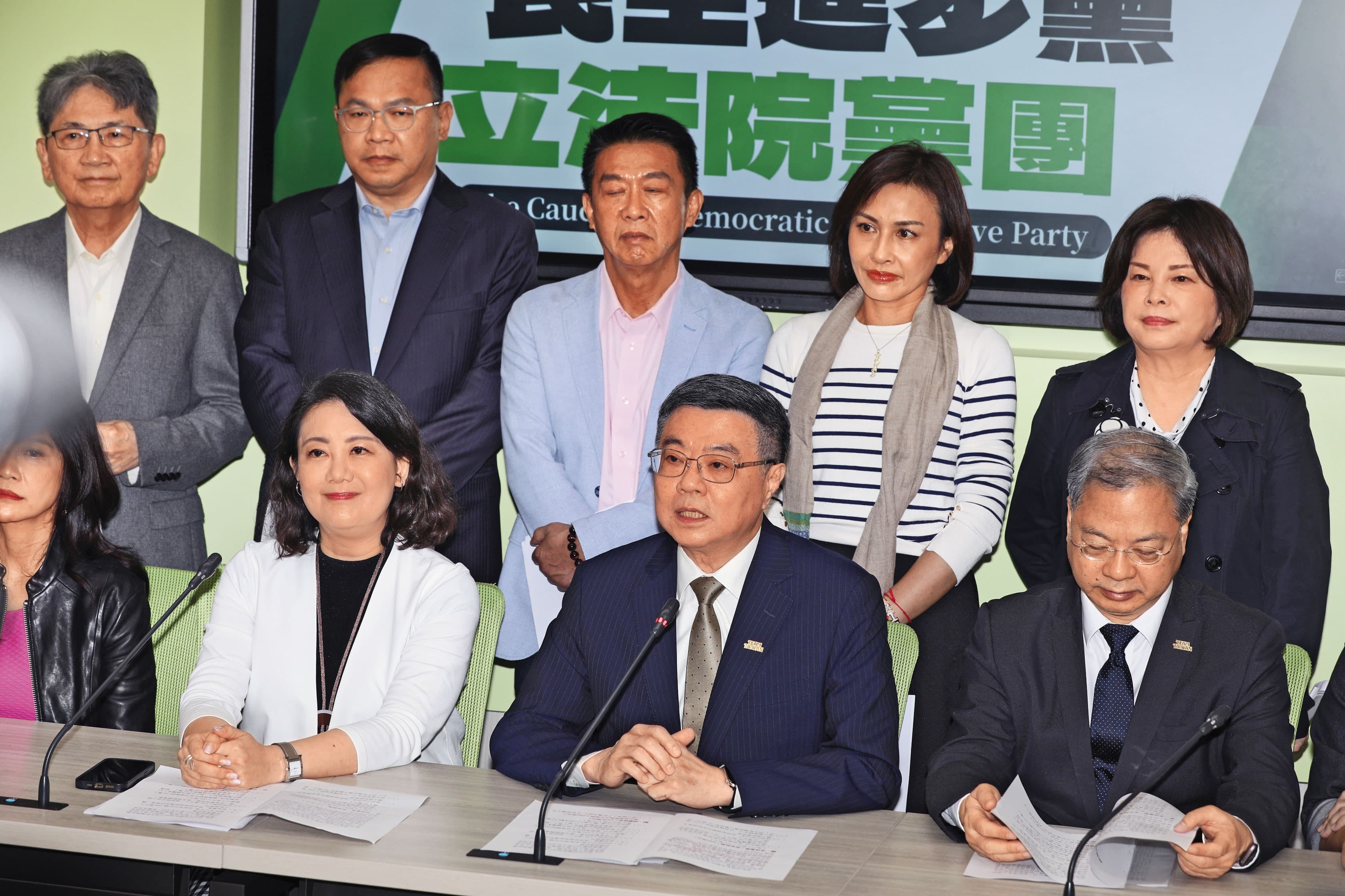 行政、立法互動頻率近來有所回升，但綠委仍有許多抱怨。