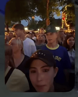 聽到Jessie J在演出中談及罹患乳腺癌的經歷，昆凌當場落淚。（翻攝昆凌小紅書）