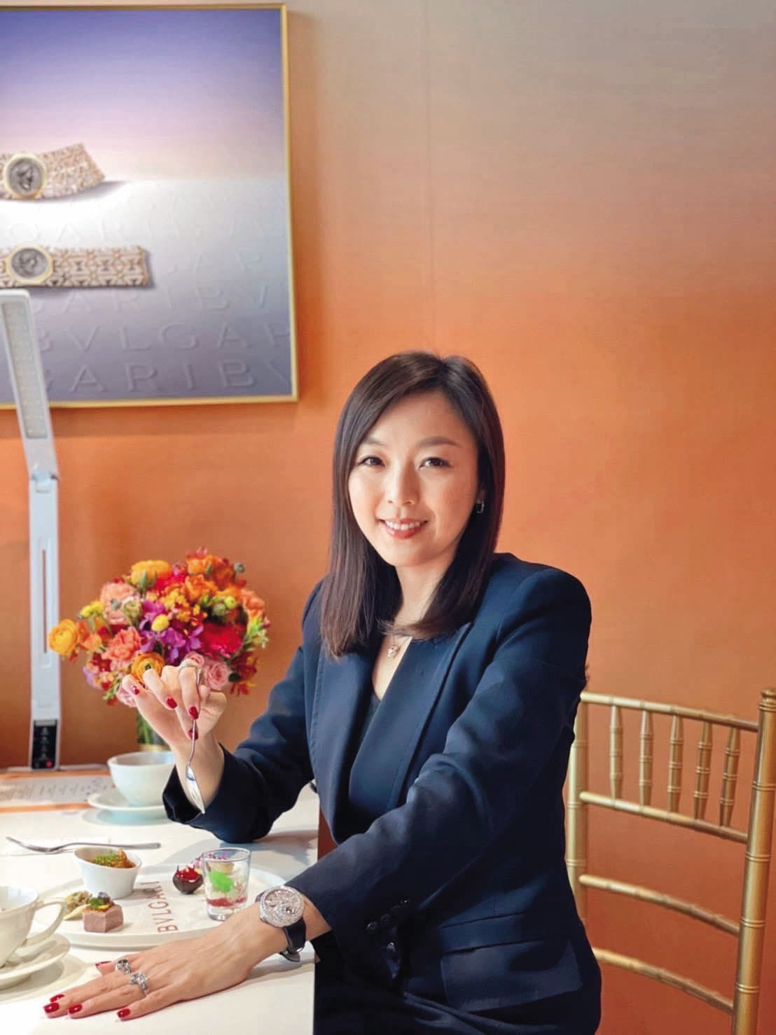 劉怡萱多次介入他人家庭，手上名錶是愛爾麗集團總裁常如山所贈。（讀者提供）