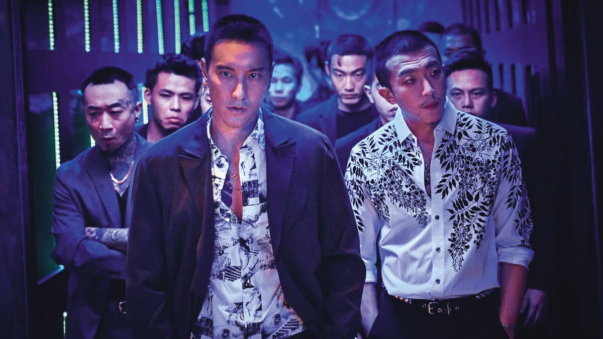 王陽明（前）和懷秋（右一）因演出電影《角頭—大橋頭》，雙雙人氣翻漲。