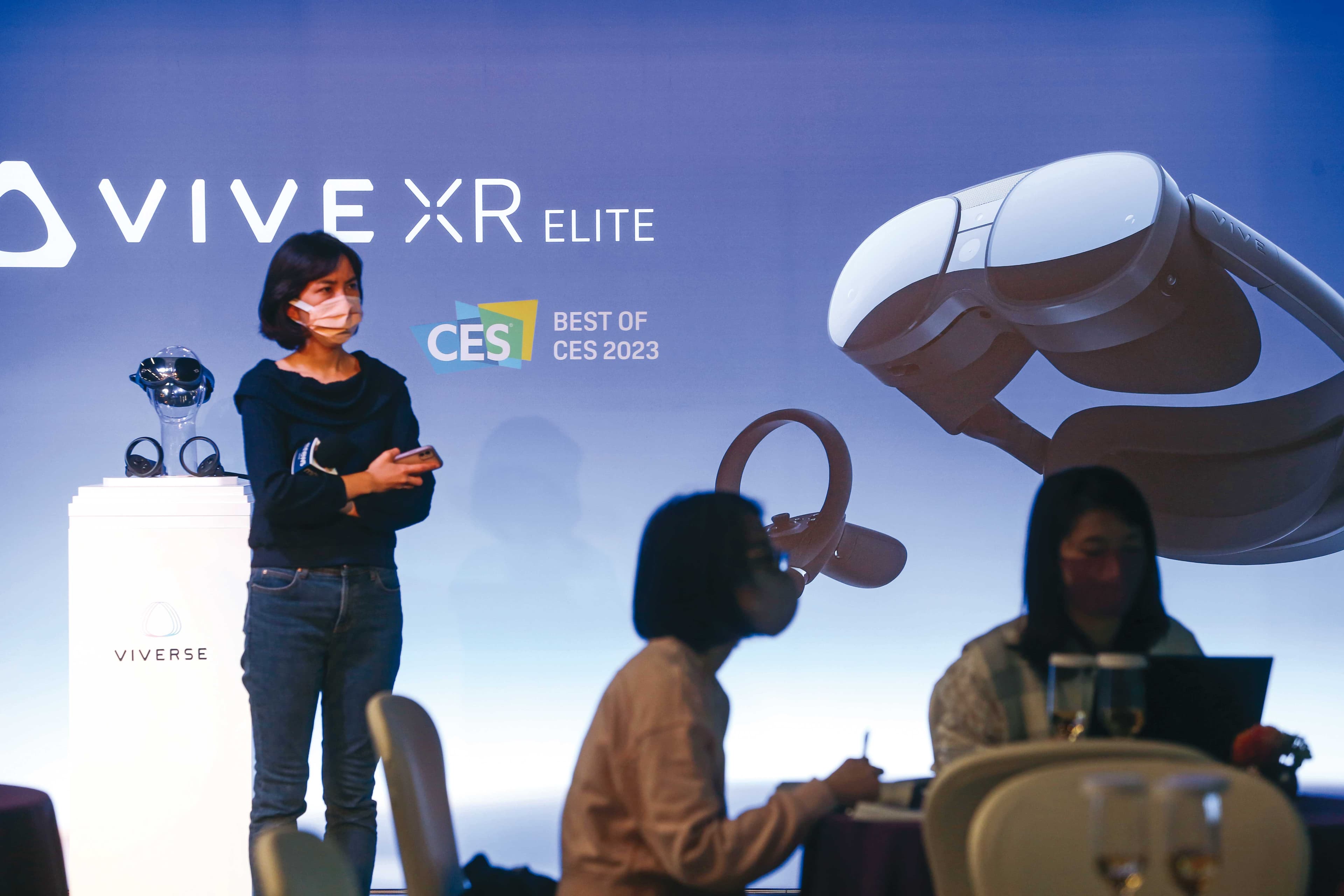 Google斥資2.5億美元收購宏達電XR團隊，引發各界討論。