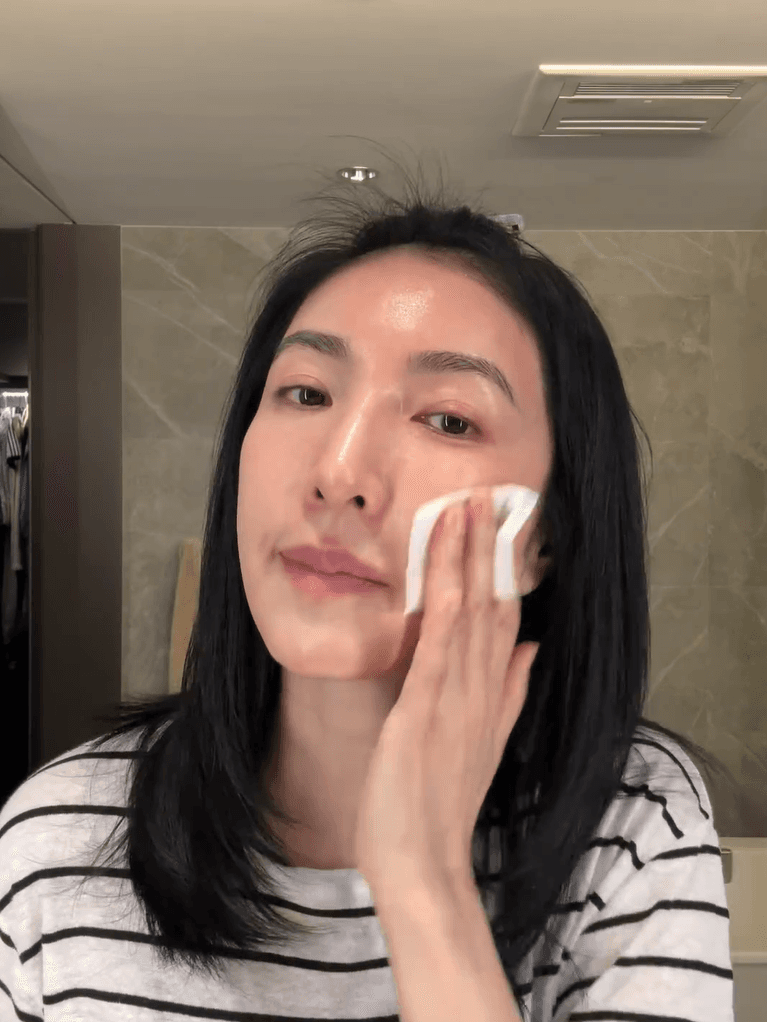 楊謹華拍卸妝影片，相當生動。（翻攝楊謹華IG）
