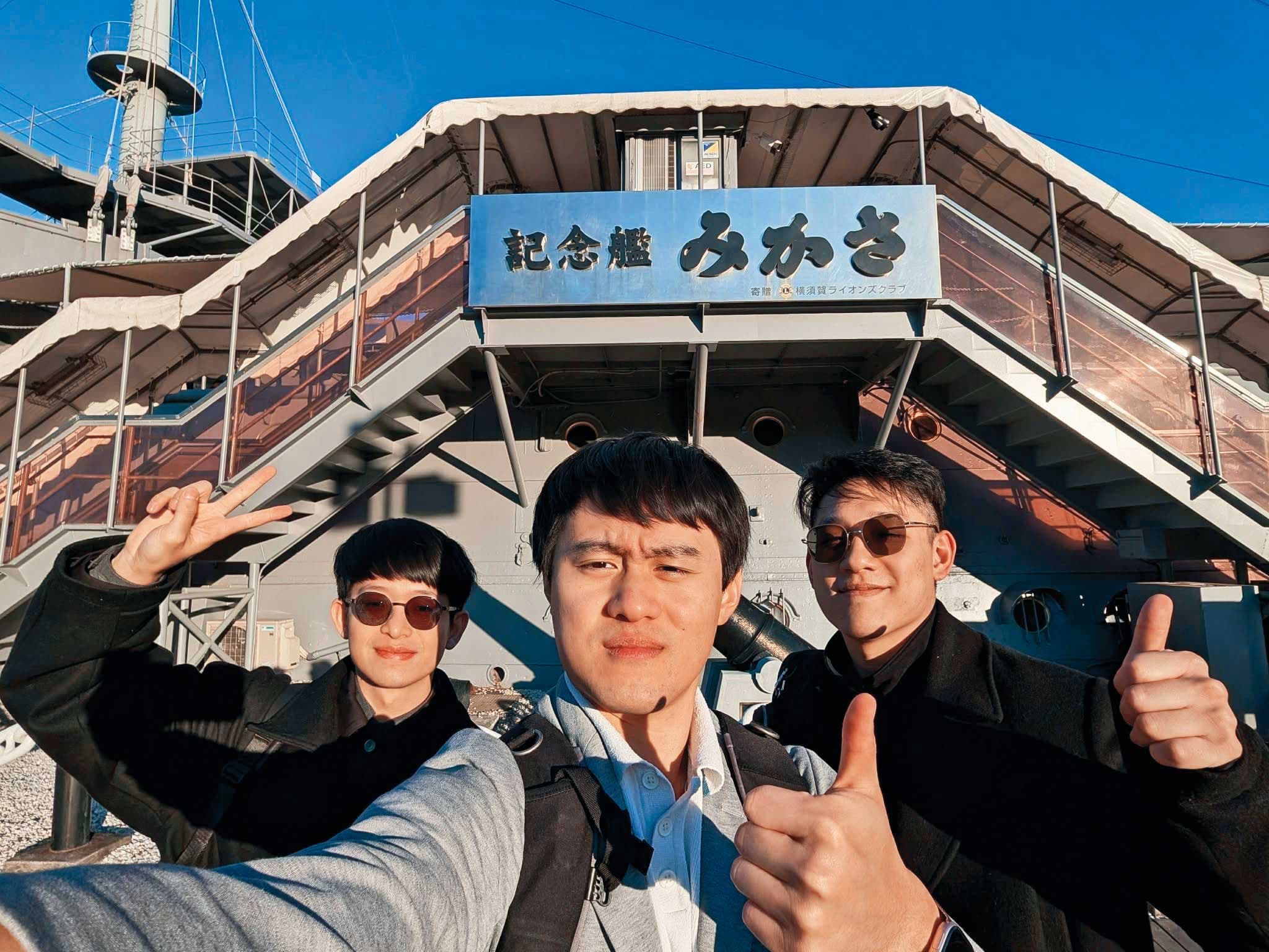 當年的國中軍事3人組，其中一人（中）後來赴日本，溫約瑟（左）與馮艾立（右）1月底赴日本交流，3人再次合體。（溫約瑟提供）