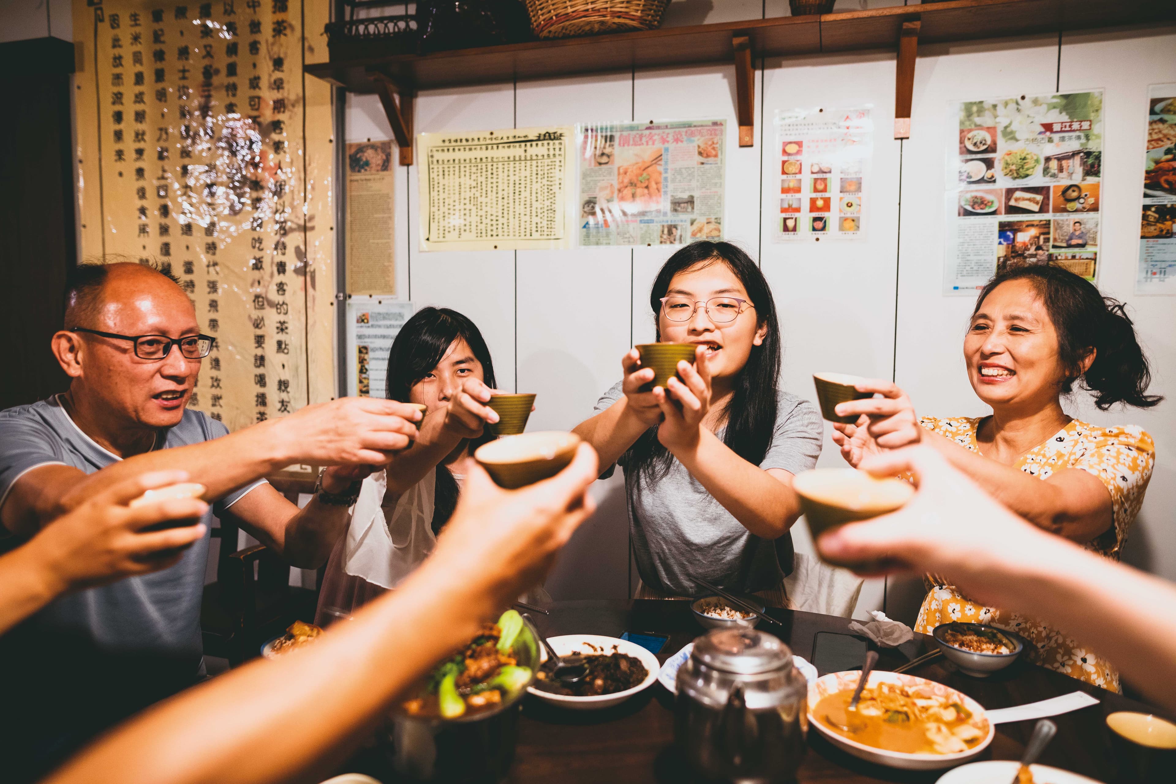 勝訴當晚，吳宇萱的父親、伴侶、母親都出席慶功宴會。