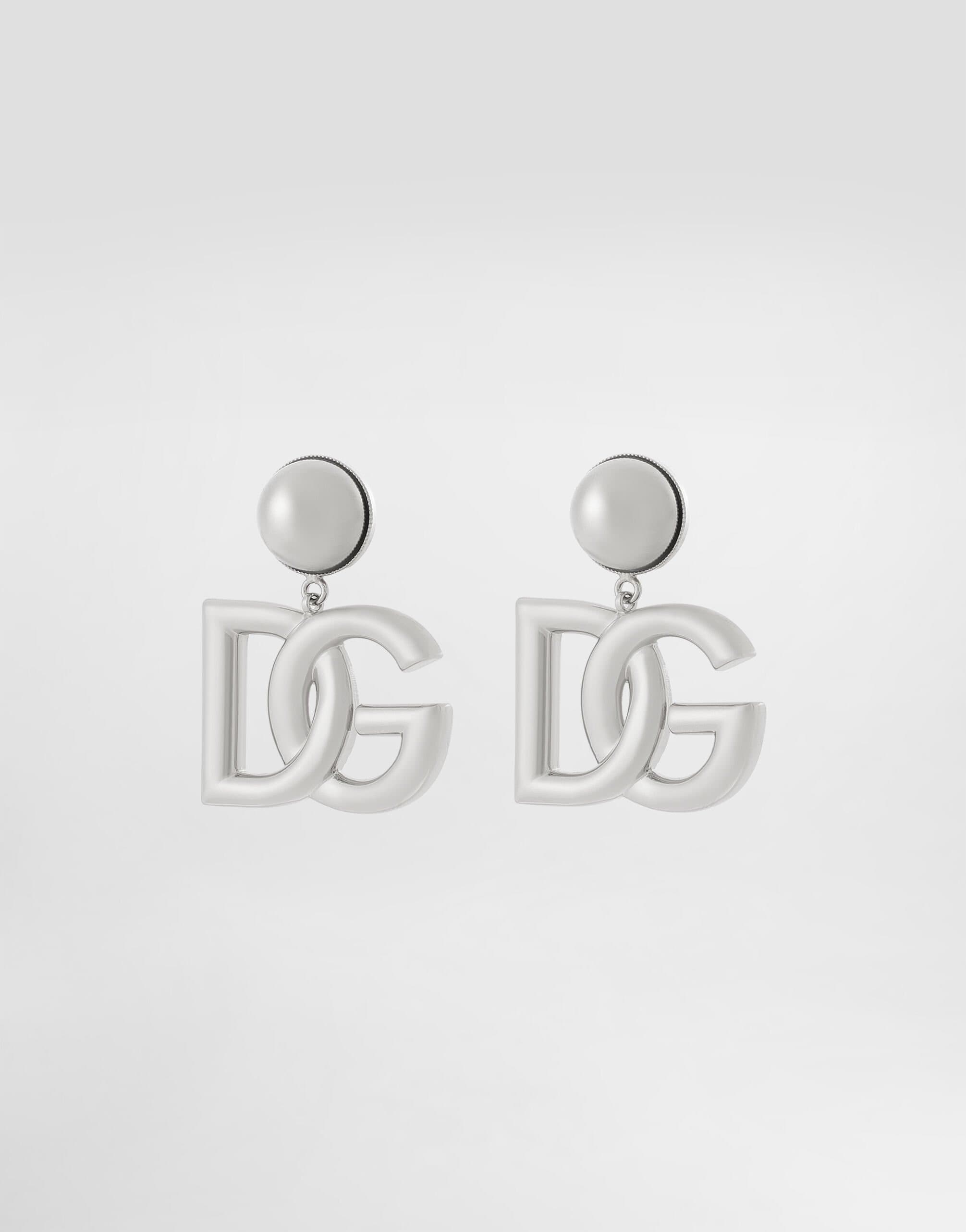 DG銀色夾式耳環。NT$14,000（美之心提供）